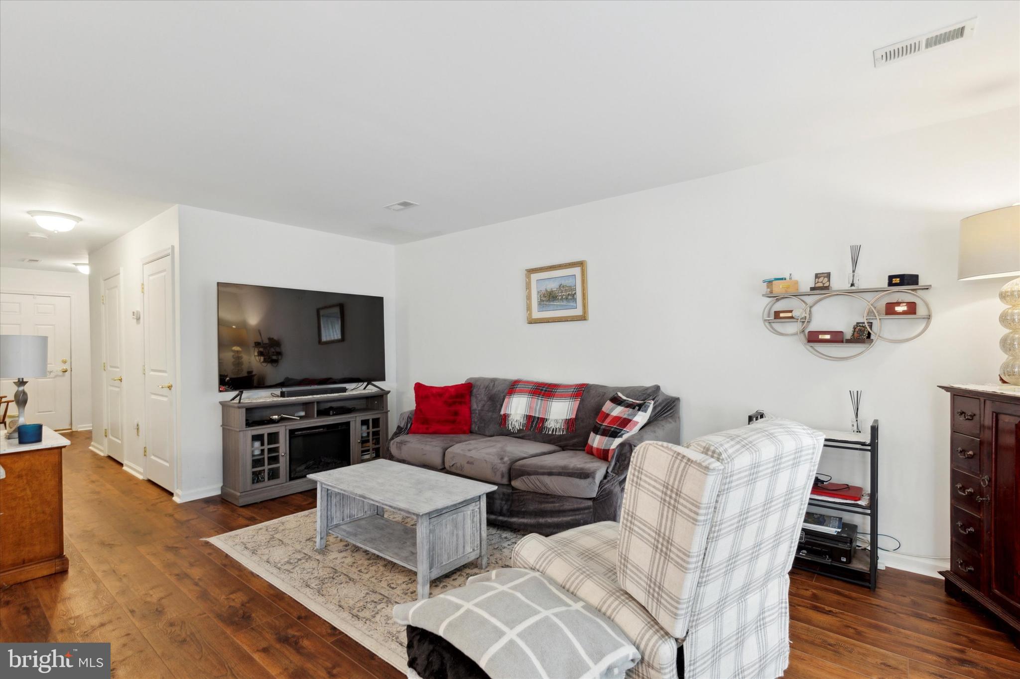 COUNTRY VIEW ESTATES - Residential