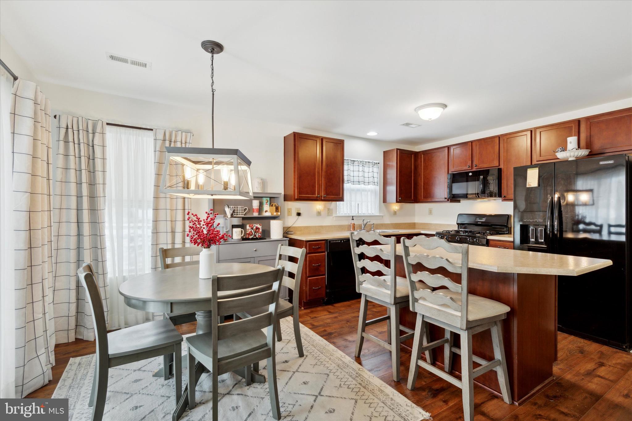 COUNTRY VIEW ESTATES - Residential