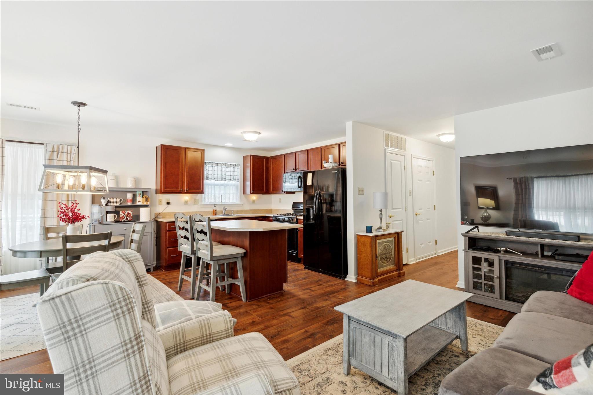 COUNTRY VIEW ESTATES - Residential