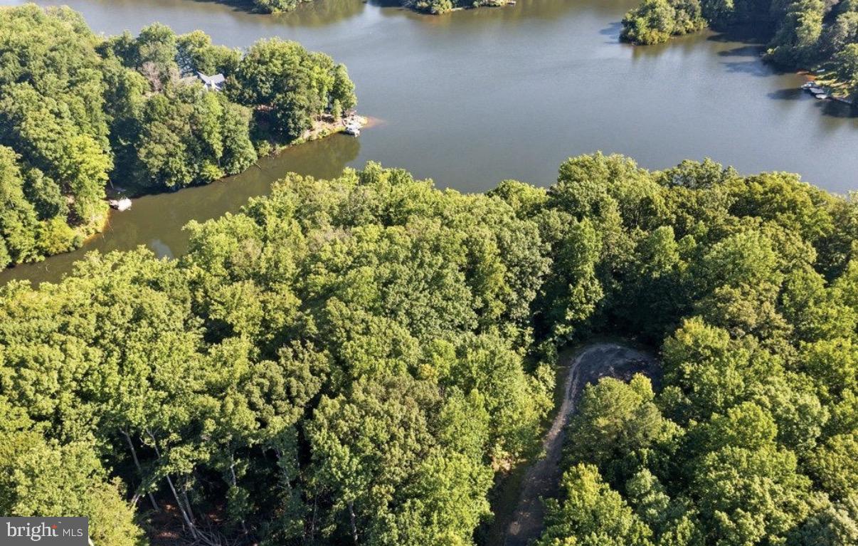 STRATFORD HARBOUR - Land