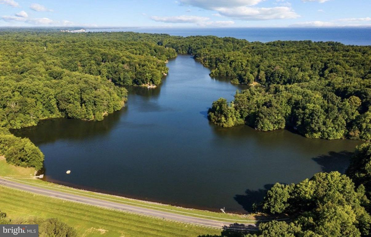 STRATFORD HARBOUR - Land