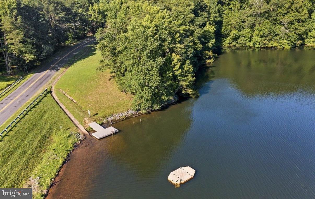 STRATFORD HARBOUR - Land