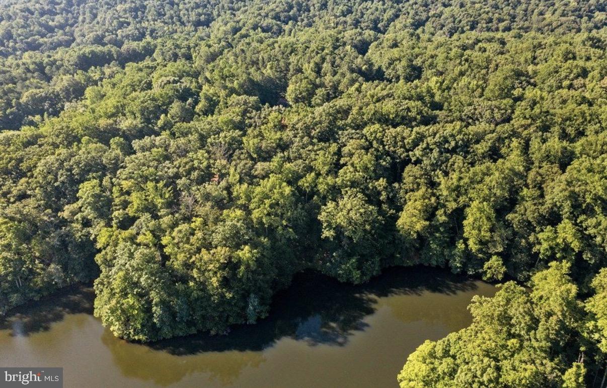 STRATFORD HARBOUR - Land