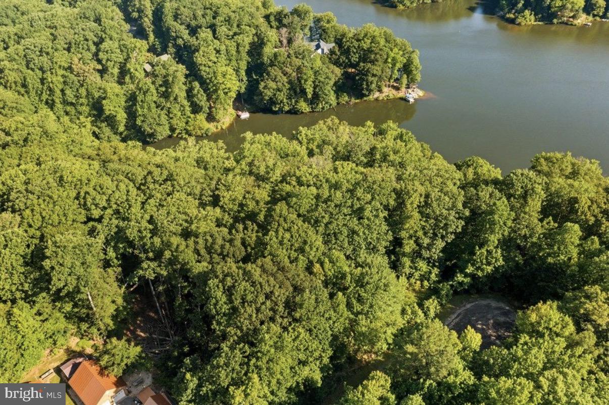 STRATFORD HARBOUR - Land