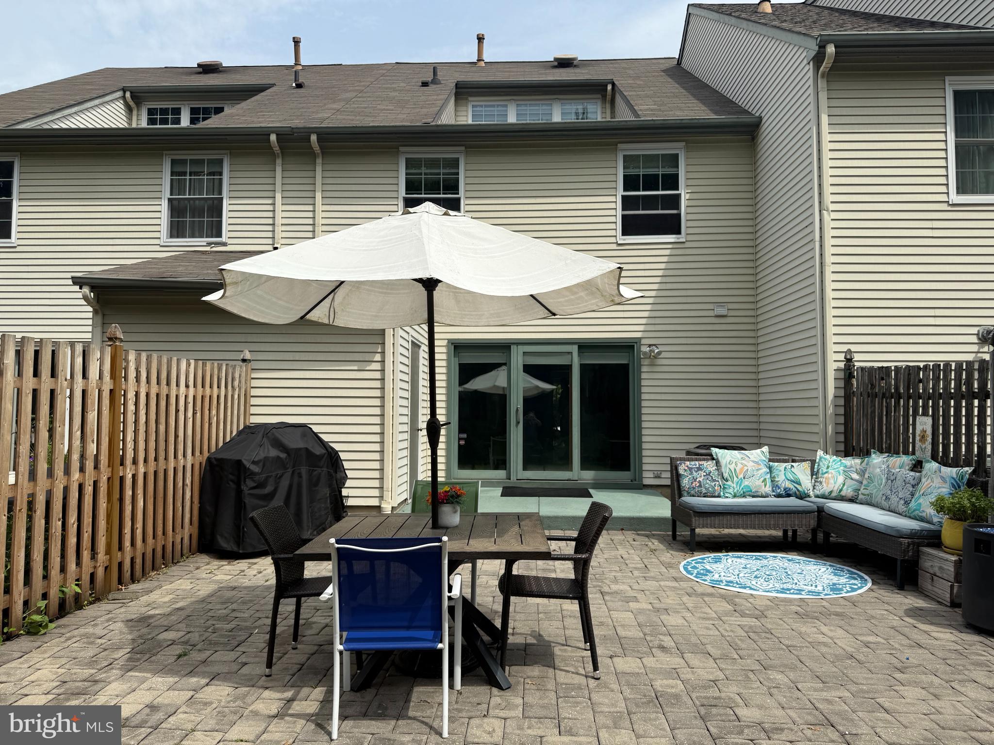 136 LAMPLIGHTER COURT