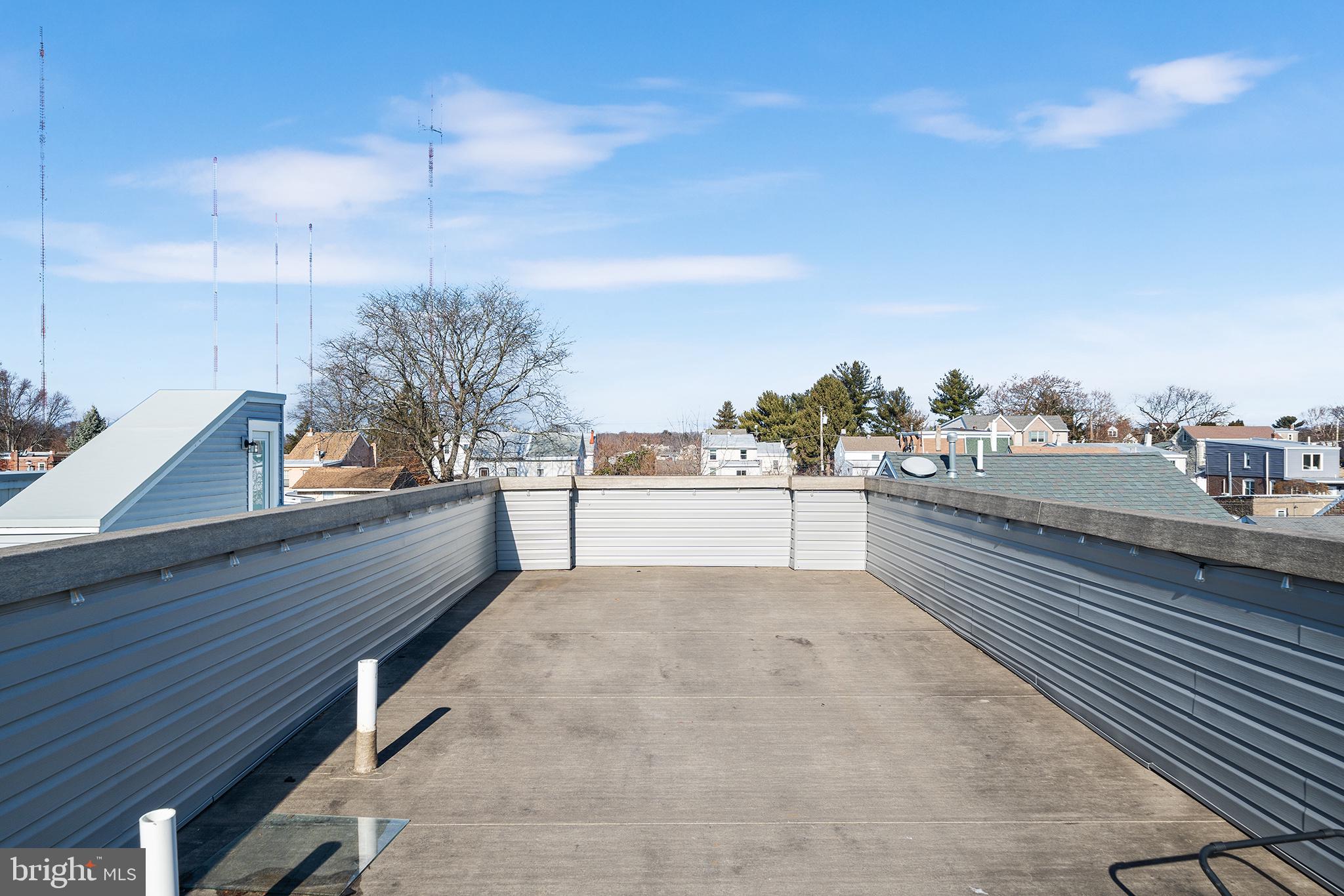 ROXBOROUGH - Residential