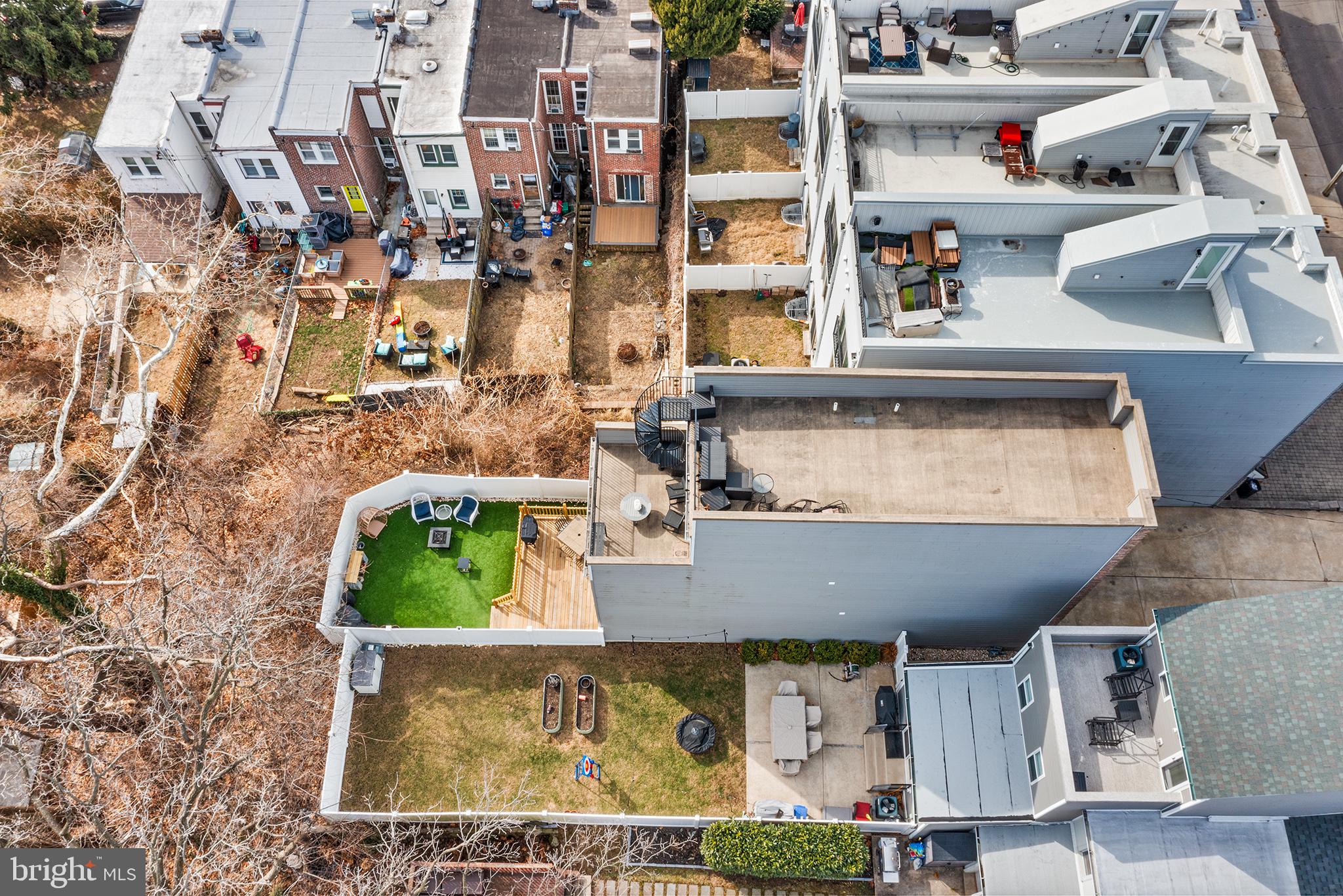 ROXBOROUGH - Residential