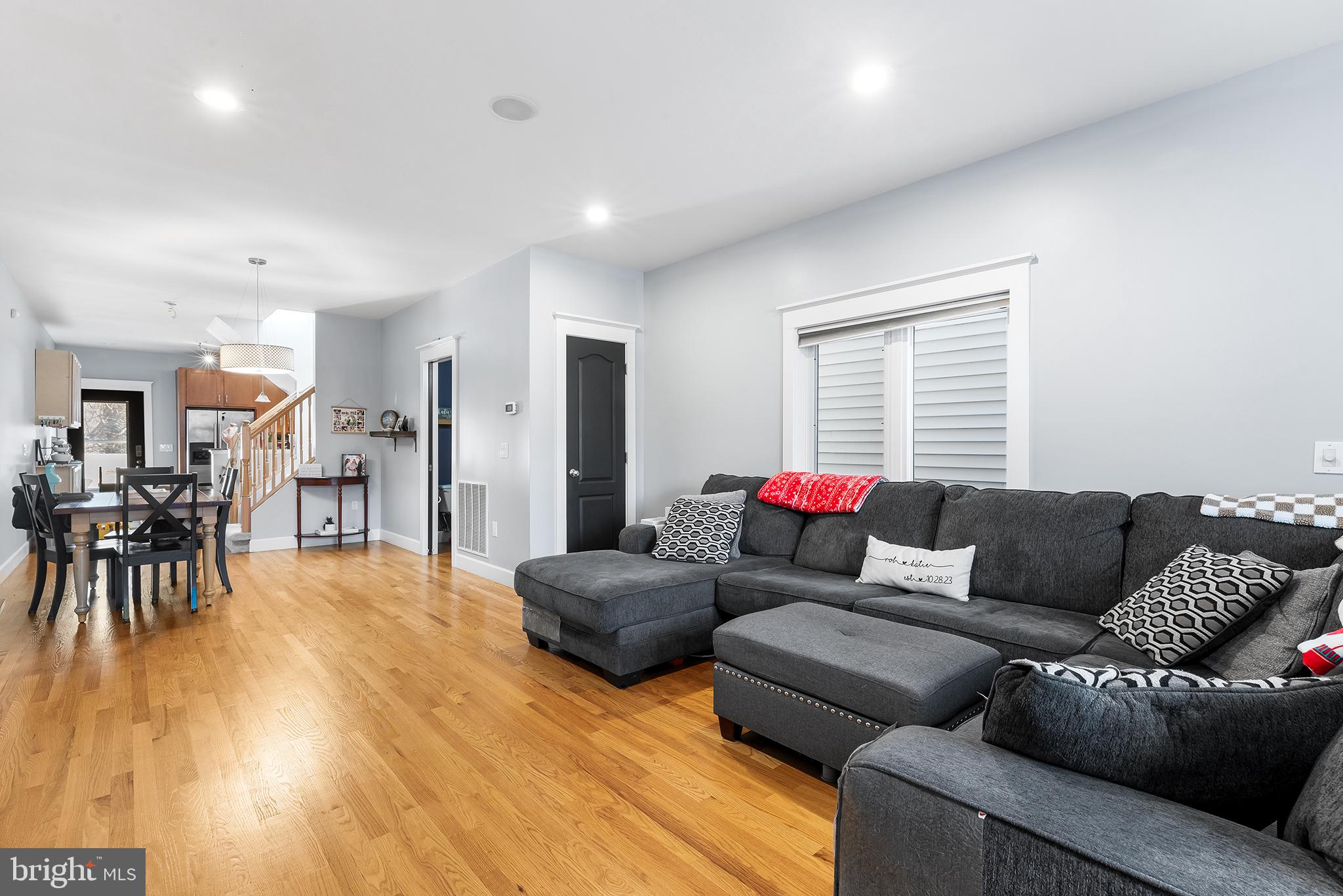 ROXBOROUGH - Residential