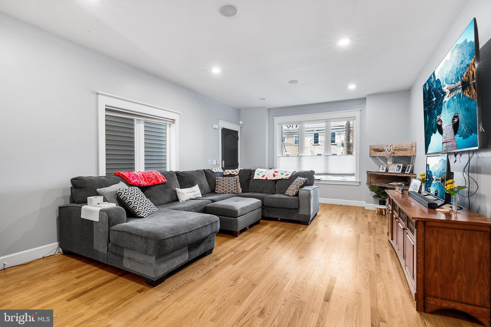 ROXBOROUGH - Residential