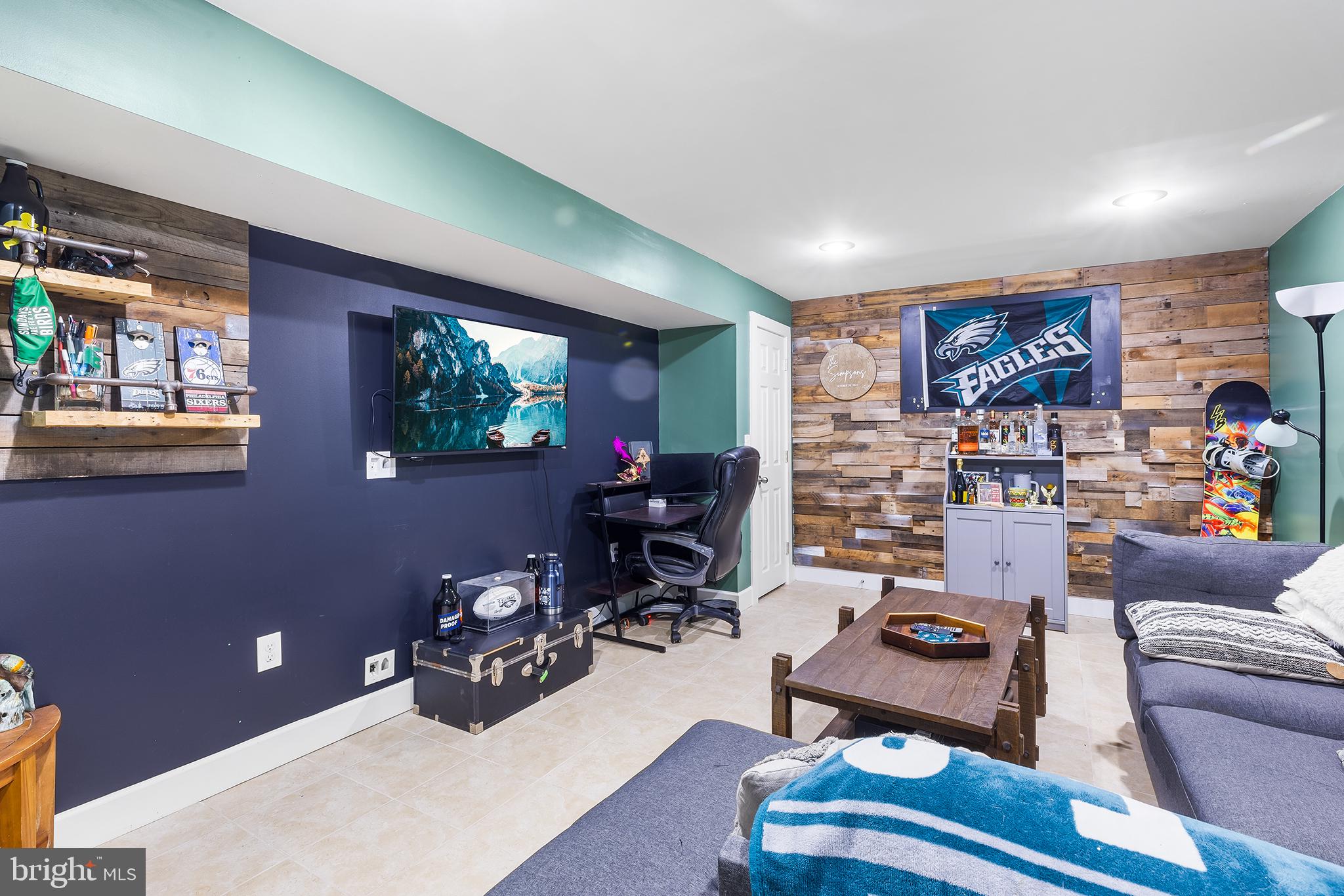 ROXBOROUGH - Residential