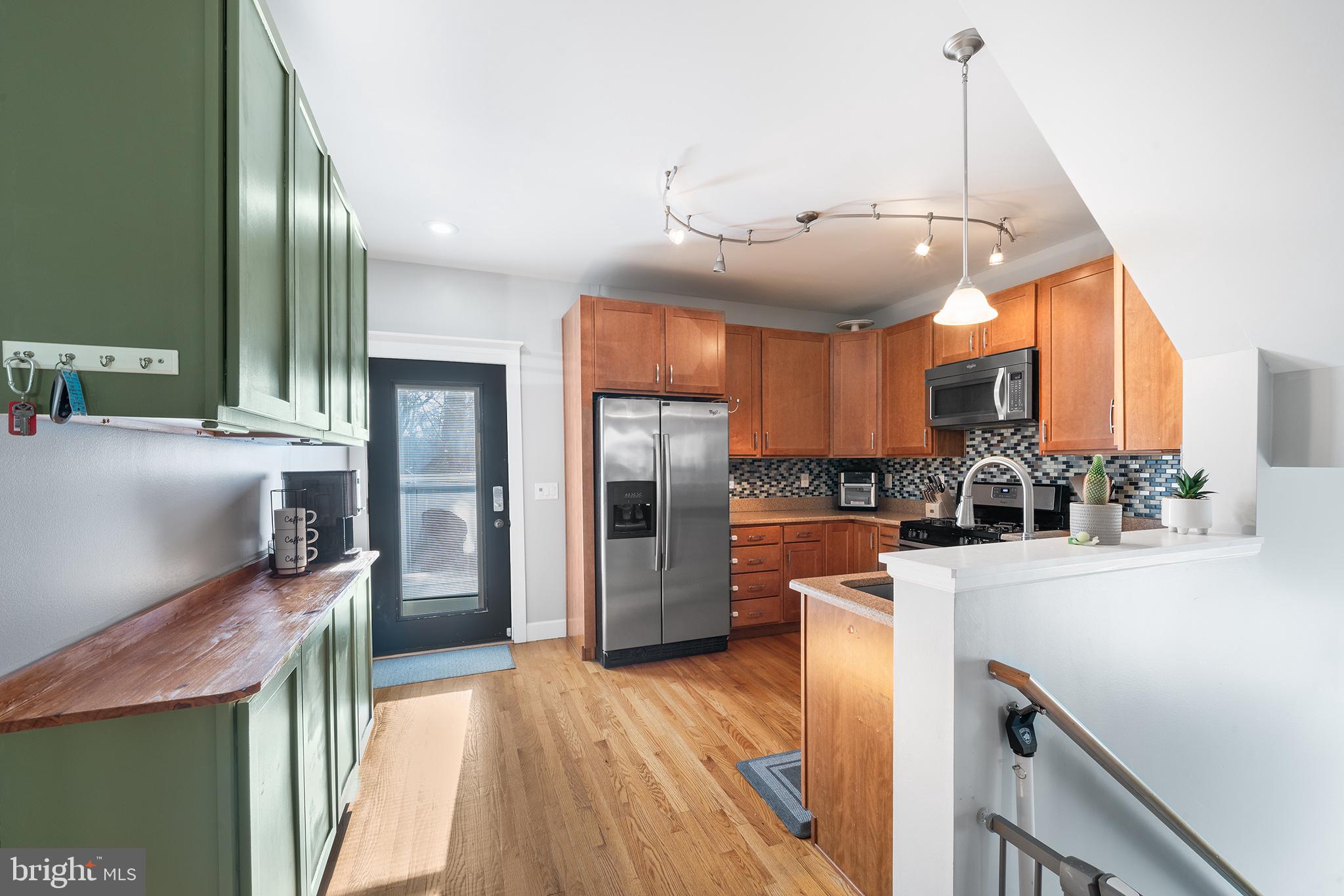 ROXBOROUGH - Residential