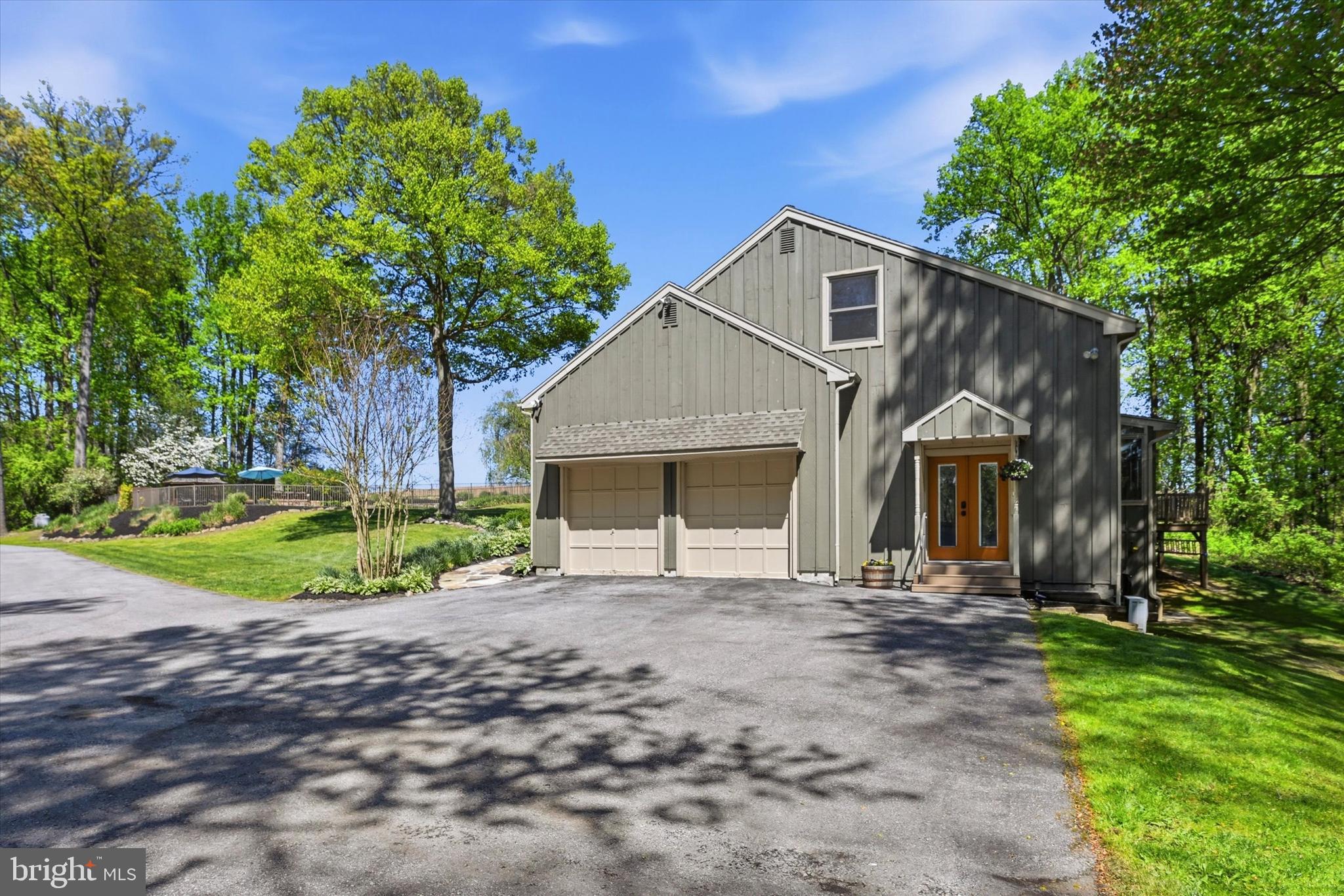 947 LIEDS ROAD