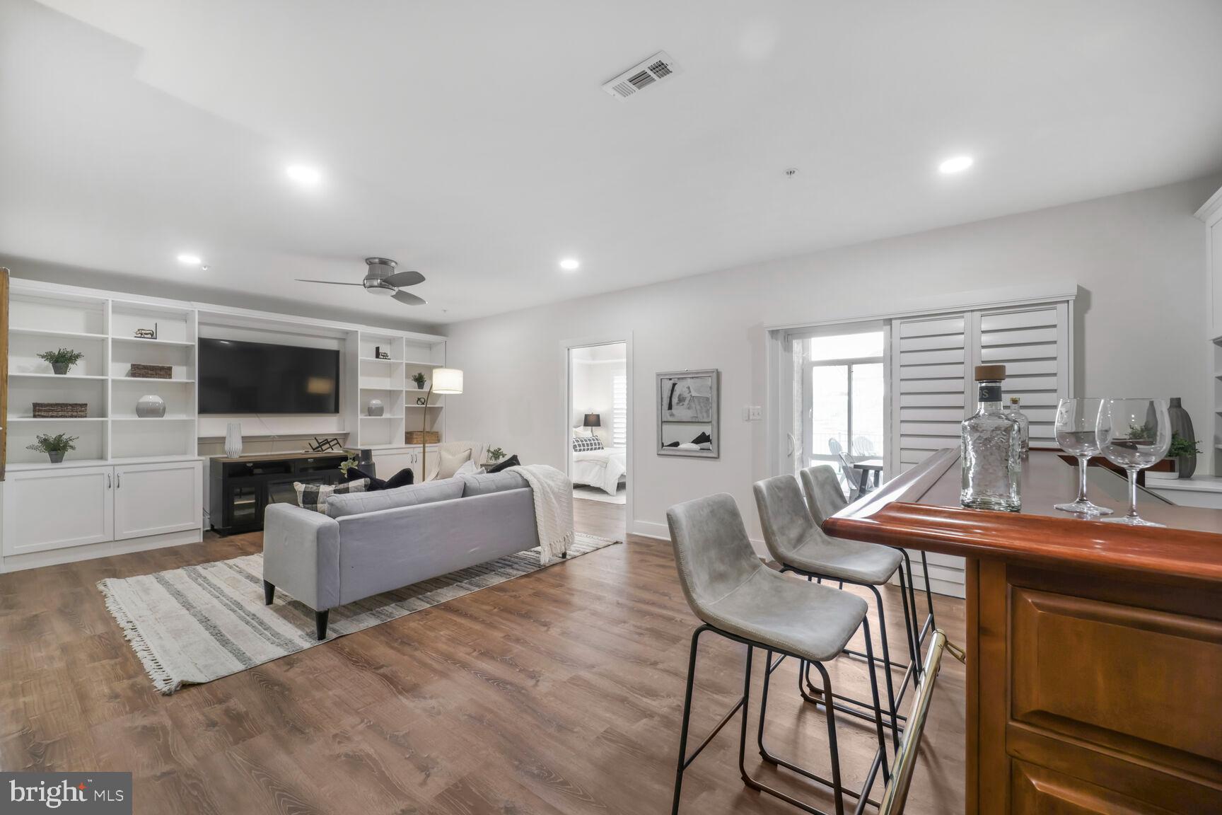 TWO RIVERS - Residential