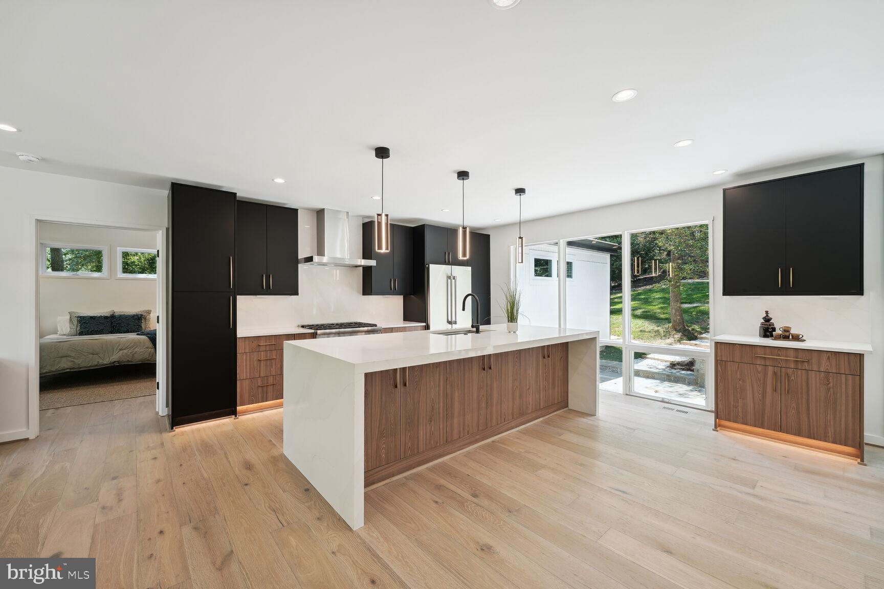 HOLLIN HILLS - Residential