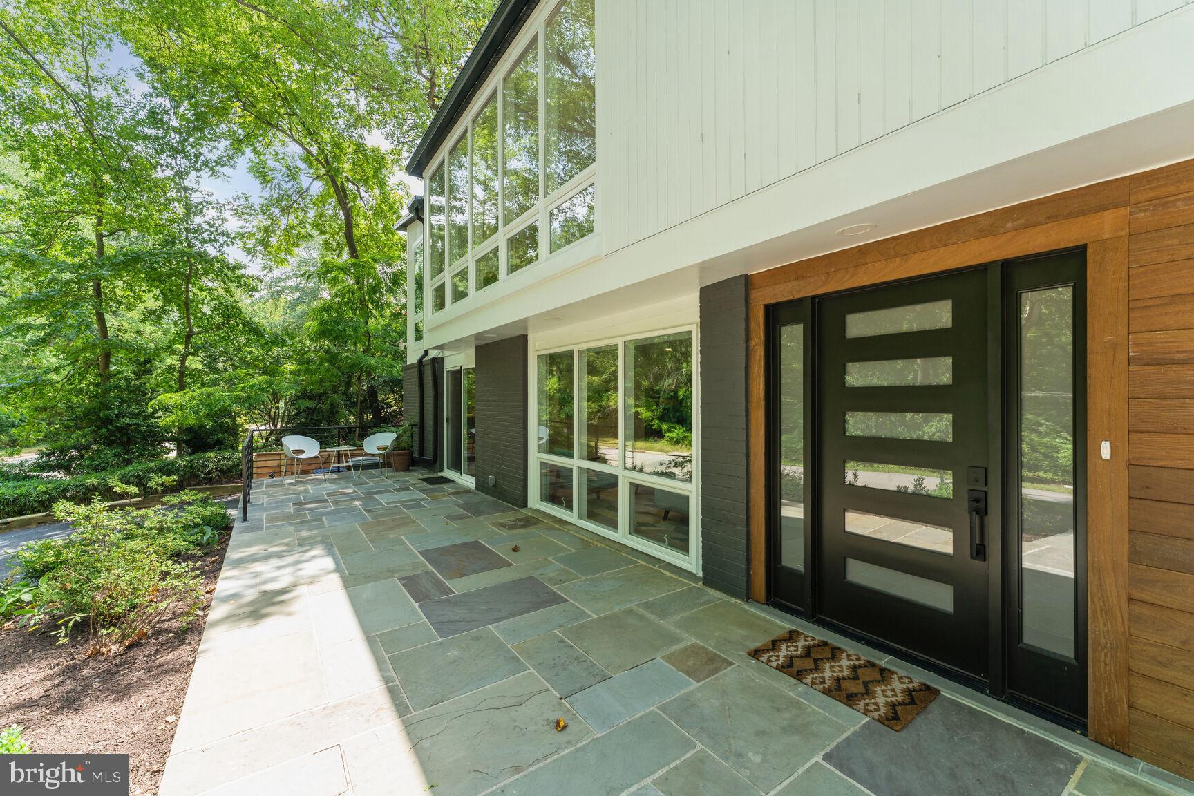 HOLLIN HILLS - Residential