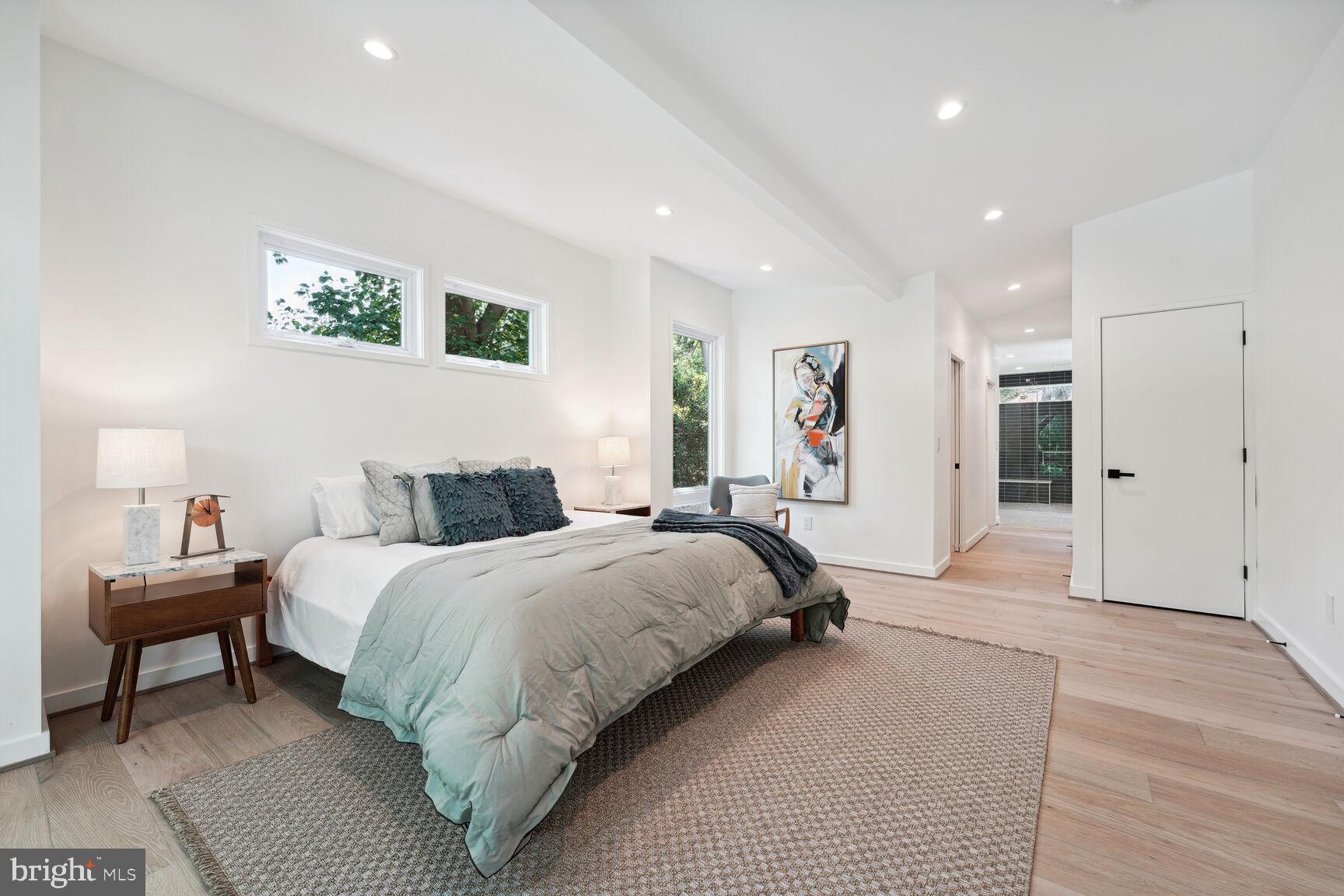 HOLLIN HILLS - Residential