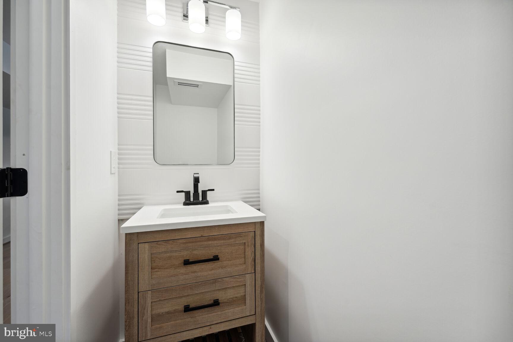 HOLLIN HILLS - Residential