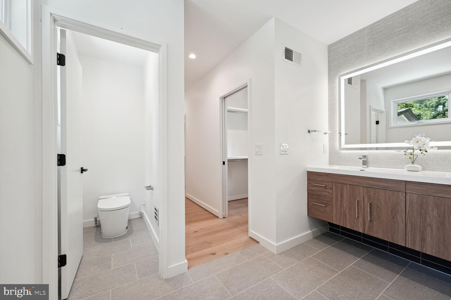 HOLLIN HILLS - Residential