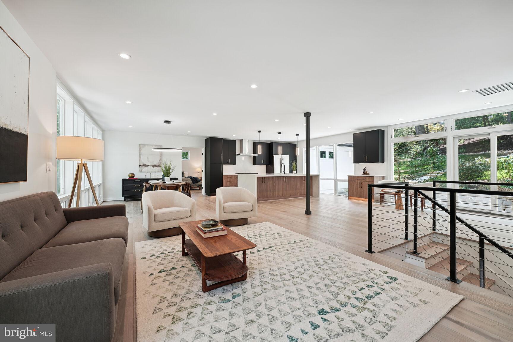 HOLLIN HILLS - Residential