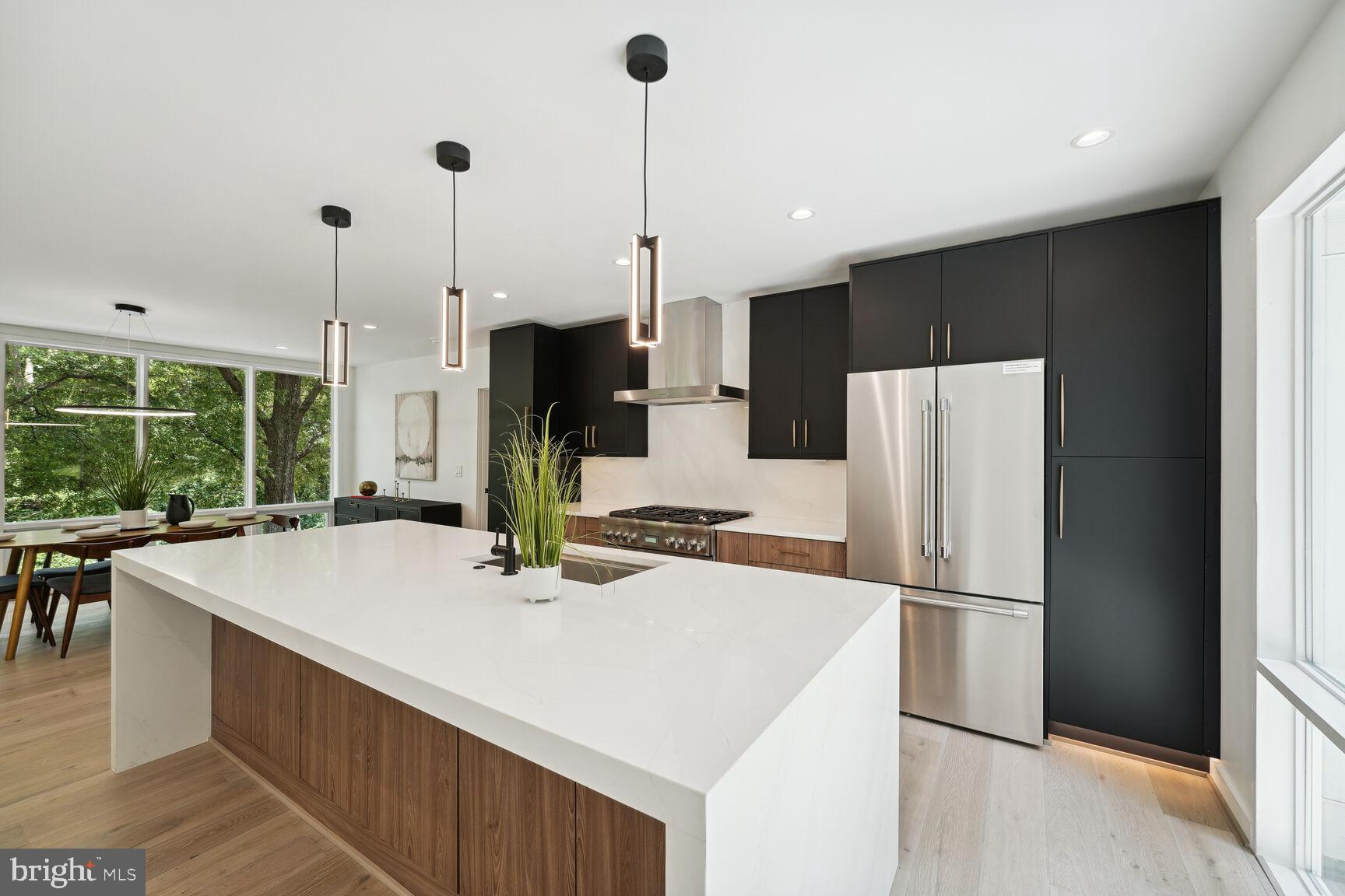 HOLLIN HILLS - Residential