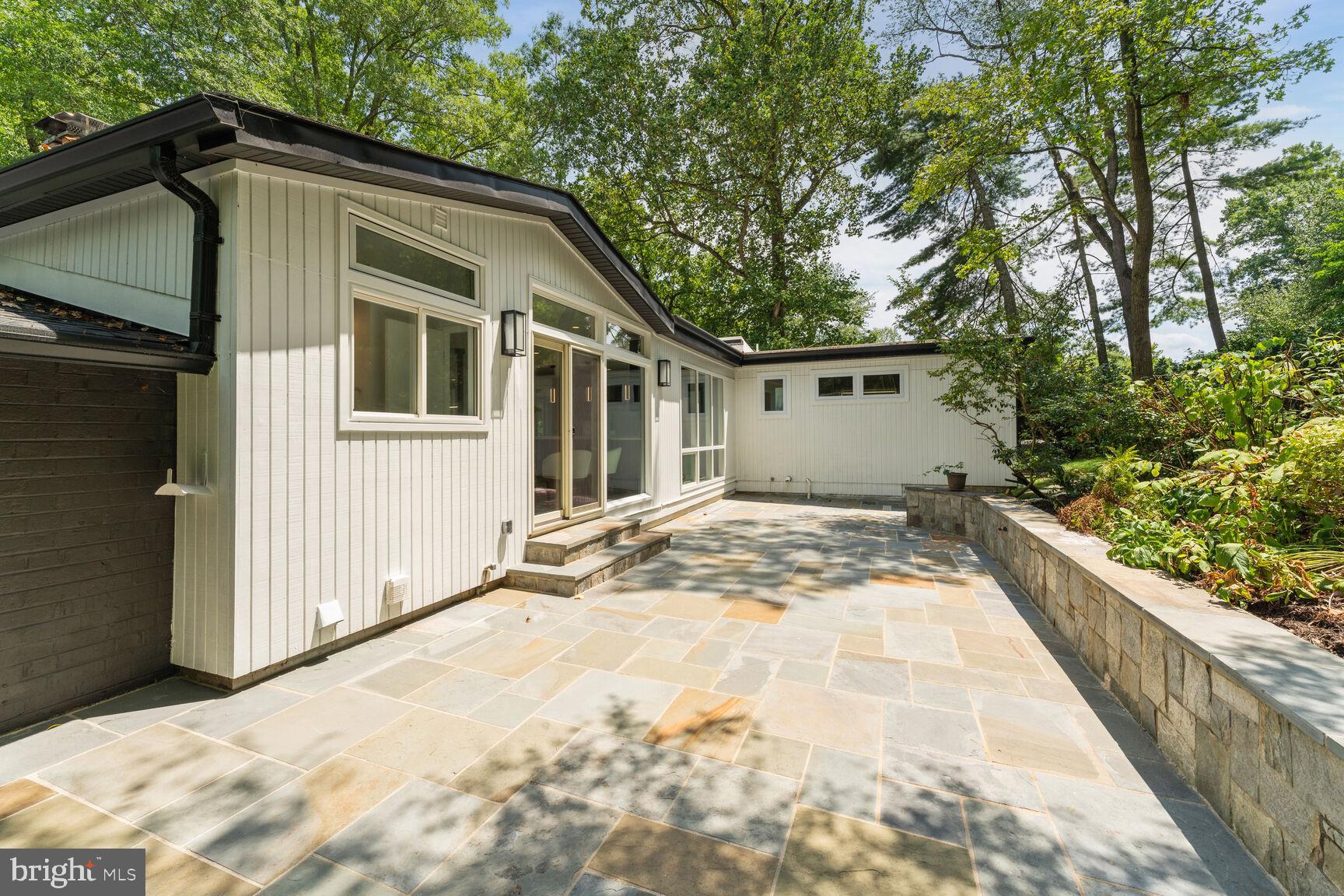 HOLLIN HILLS - Residential