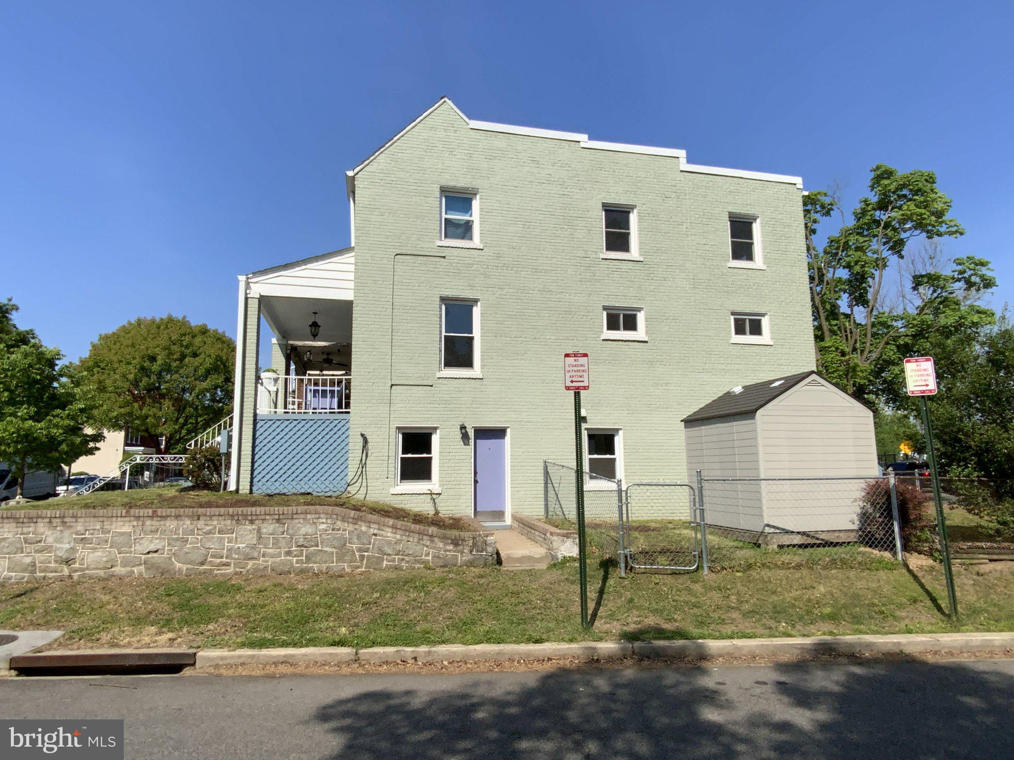 1772 E STREET NE