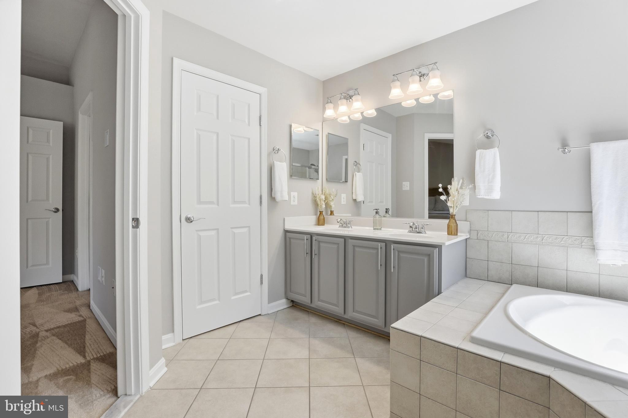 ORCHARD RUN TOWNHOUSE CONDOMINIUMS - Residential