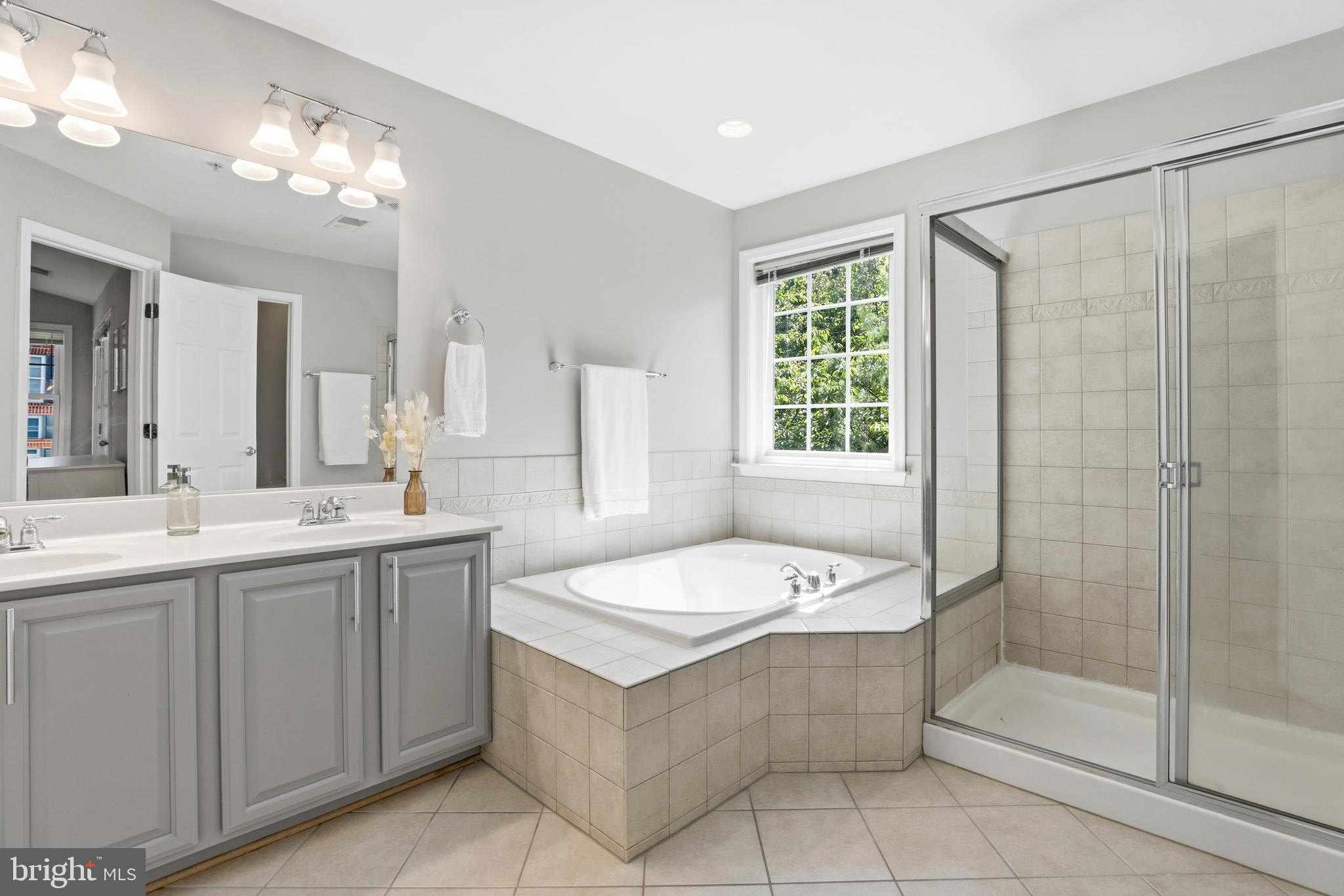 ORCHARD RUN TOWNHOUSE CONDOMINIUMS - Residential