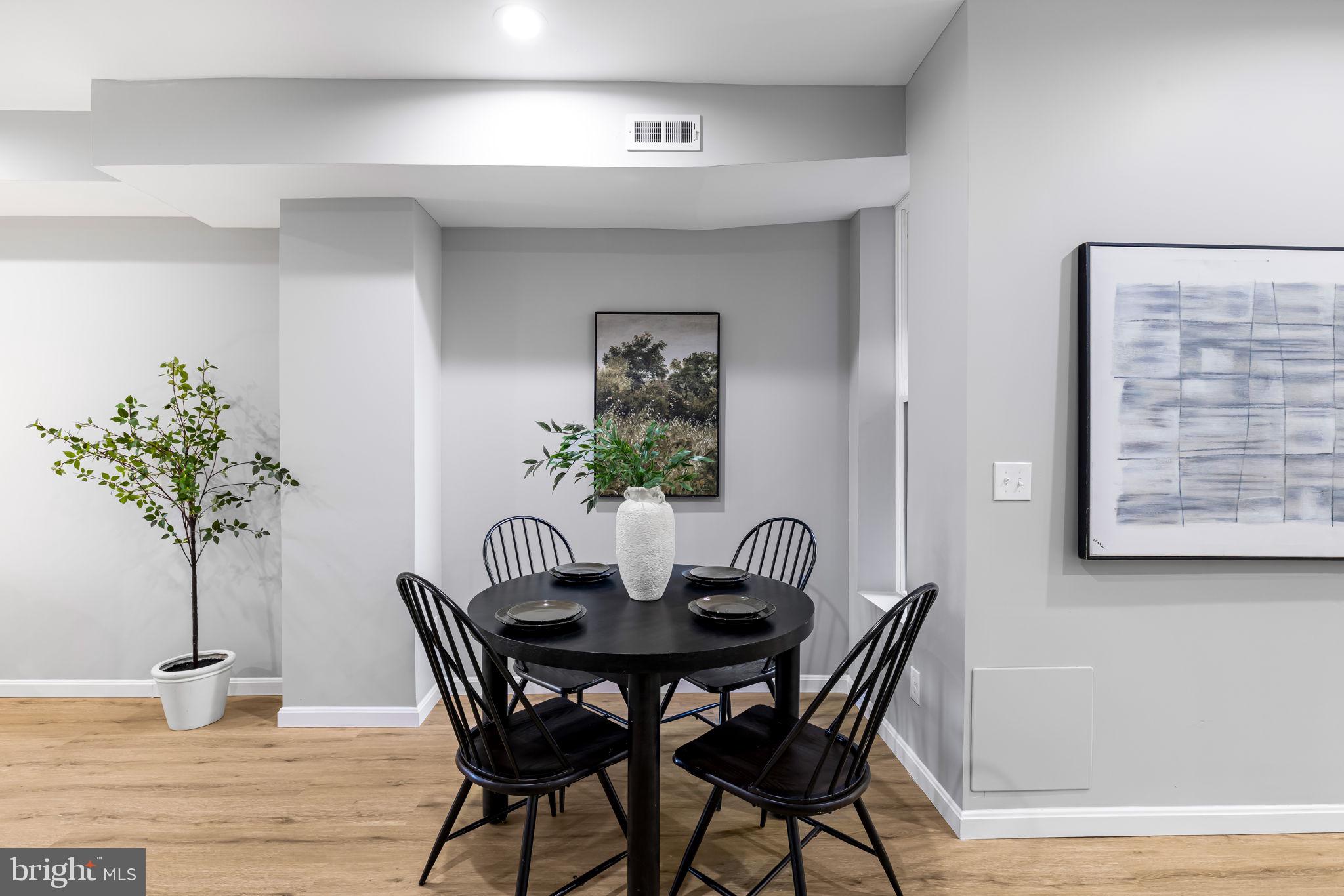 HAMPDEN HISTORIC DISTRICT - Residential