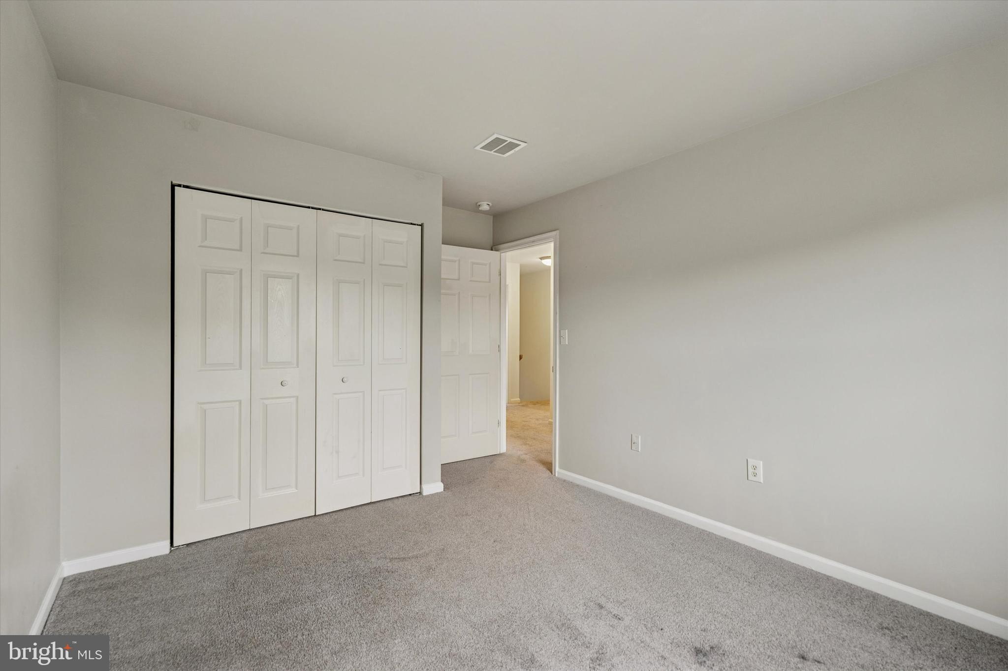 COURT AT THE LEDGES - Residential