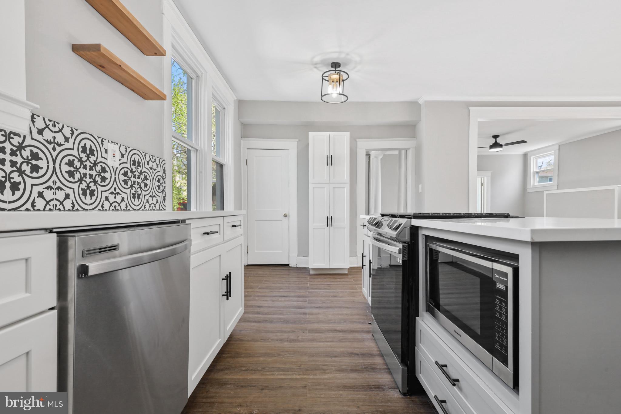 WINDSOR HILLS - Residential