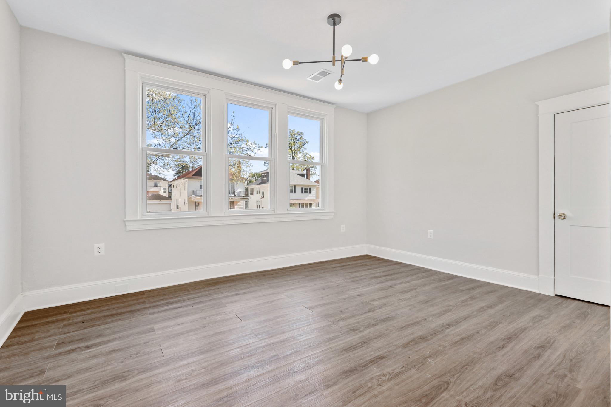 WINDSOR HILLS - Residential