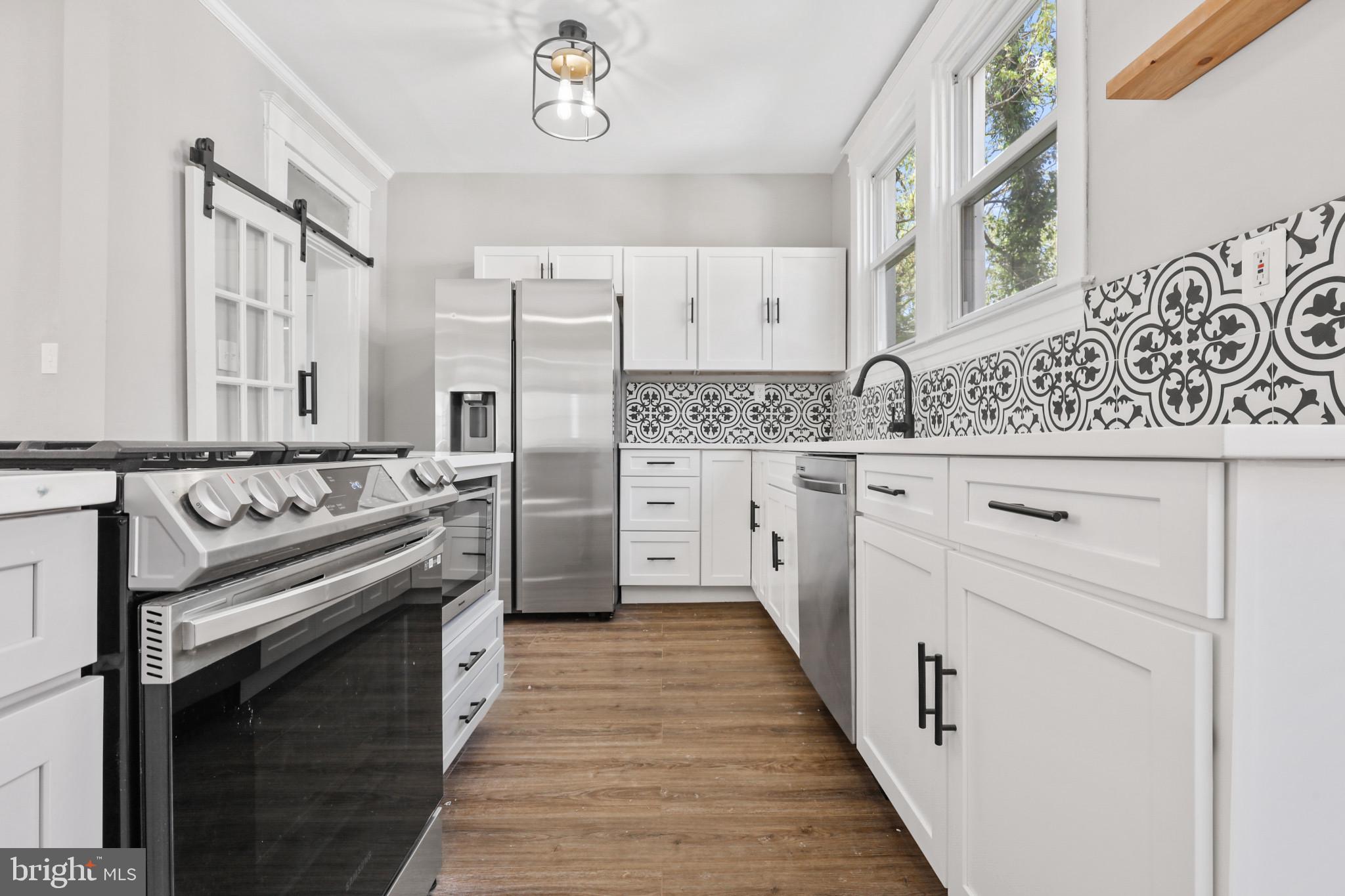 WINDSOR HILLS - Residential