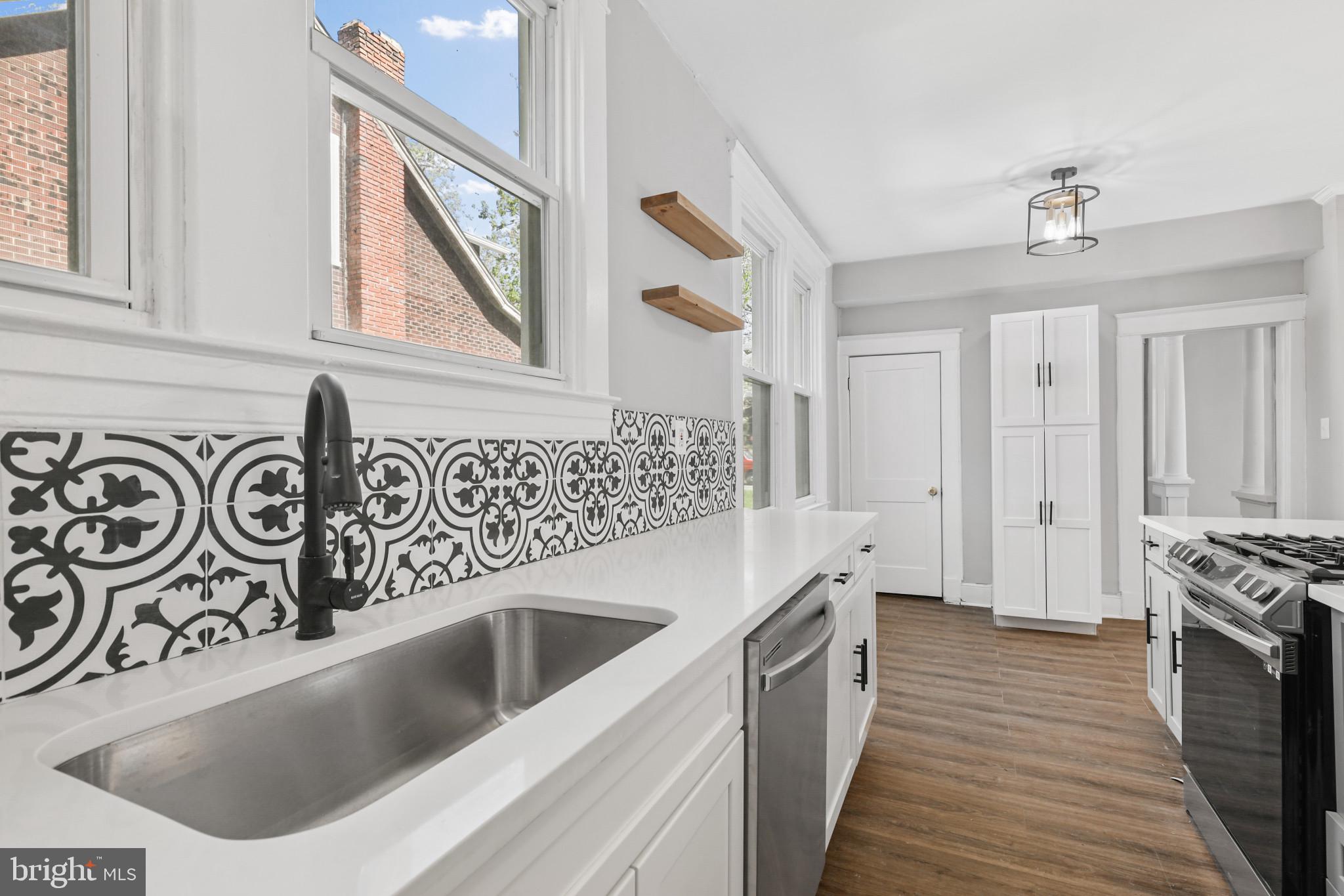 WINDSOR HILLS - Residential