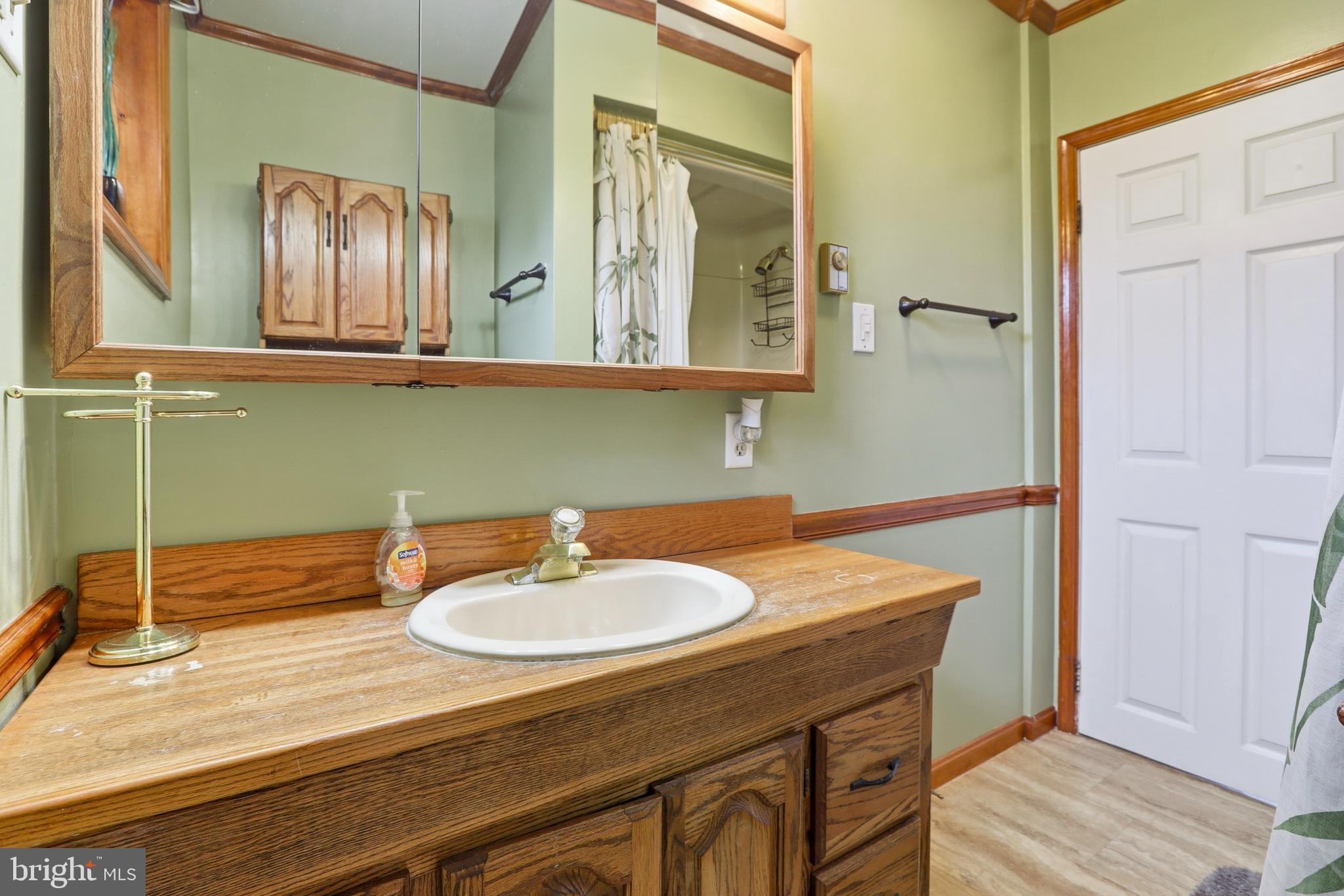 CATONSVILLE MANOR - Residential Lease