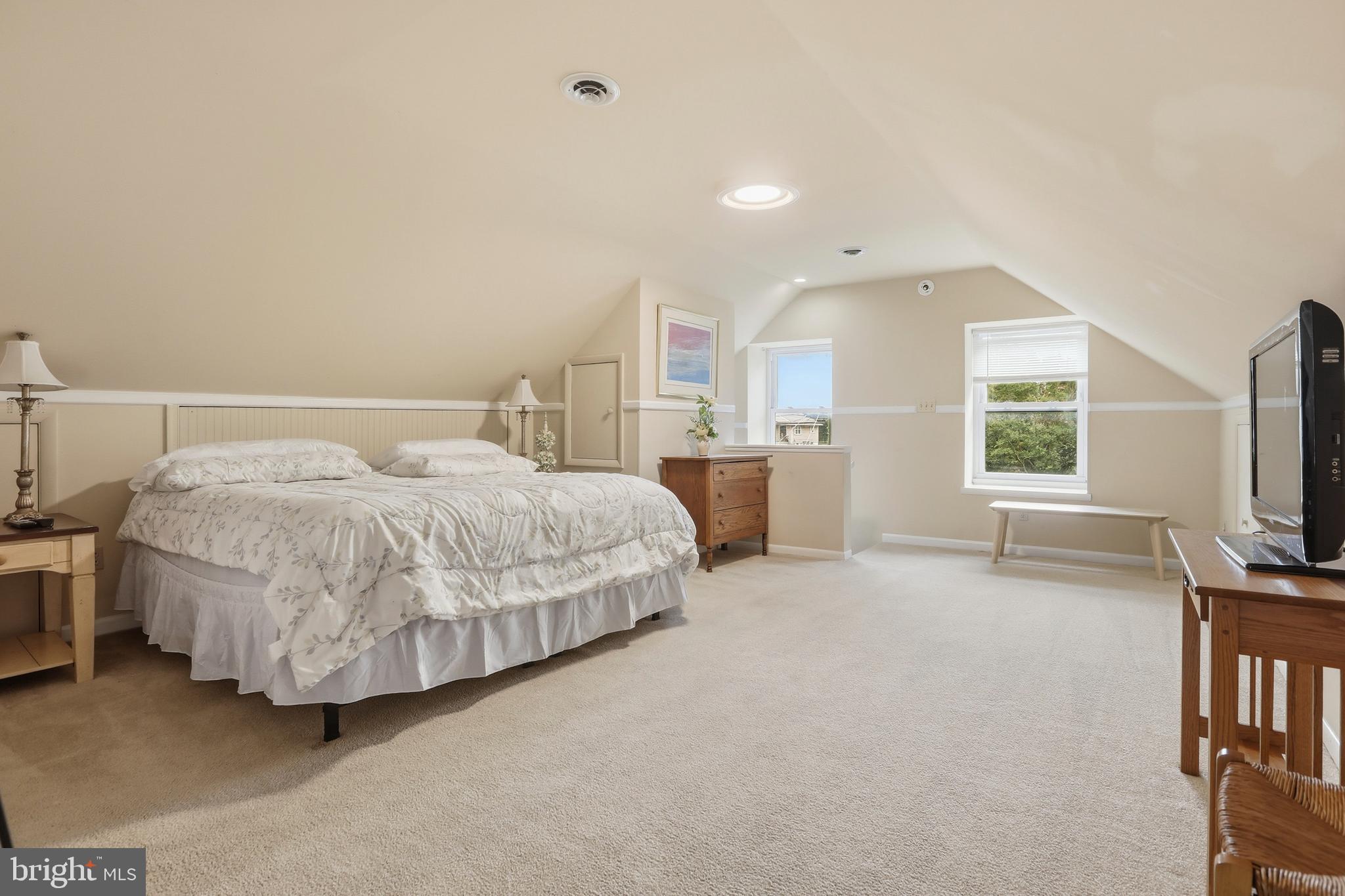 CATONSVILLE MANOR - Residential Lease