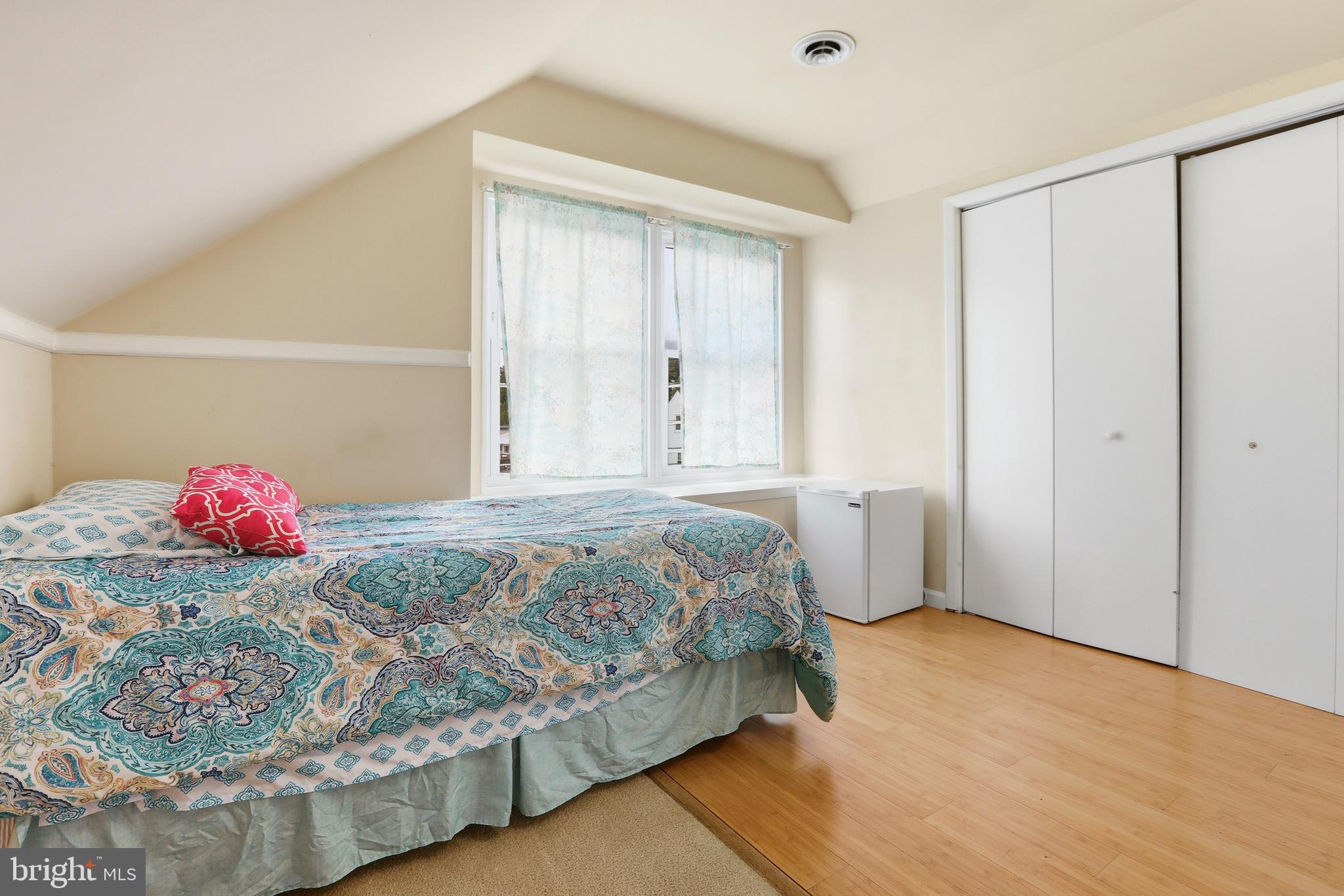 CATONSVILLE MANOR - Residential Lease