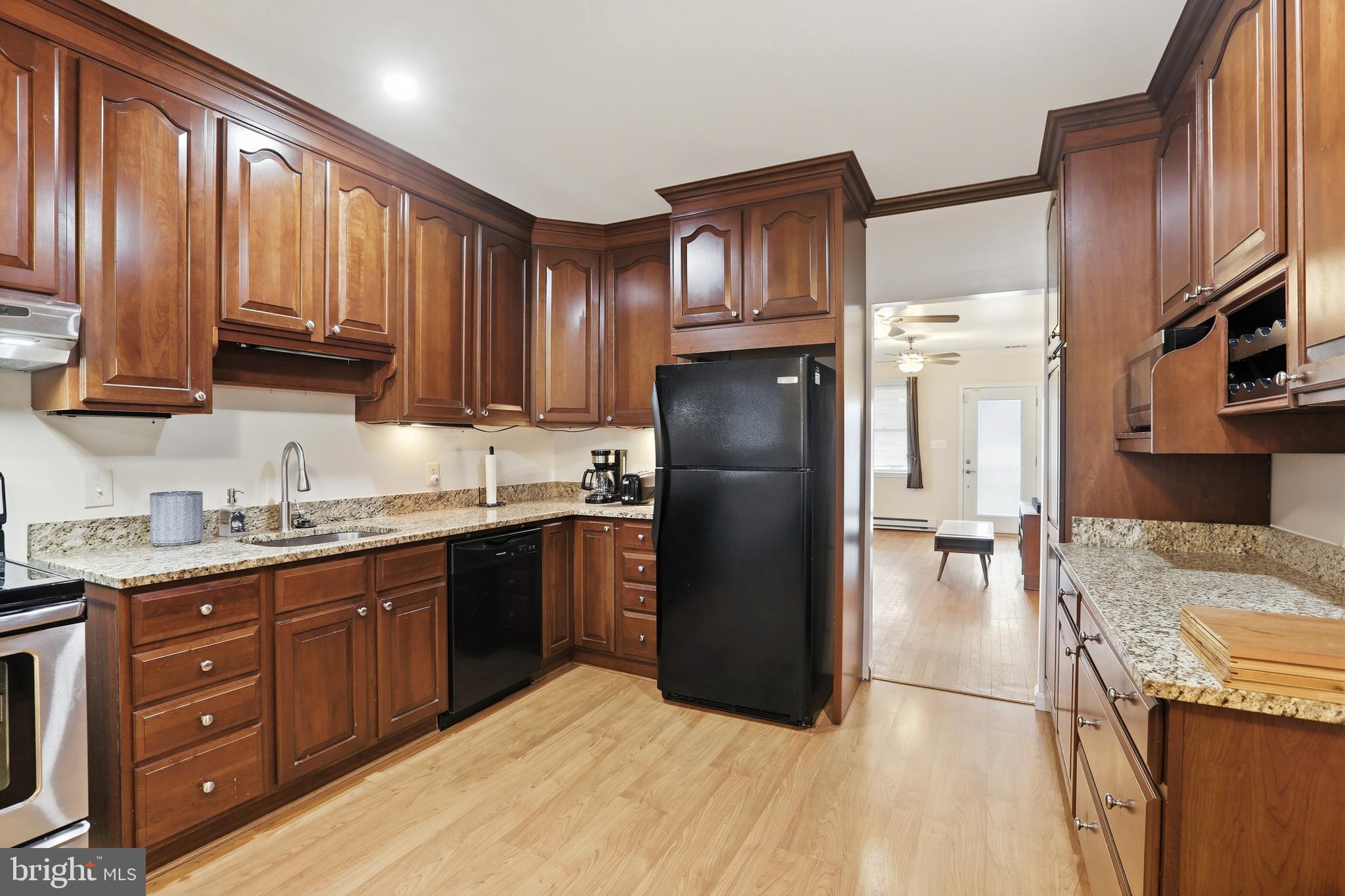 CATONSVILLE MANOR - Residential Lease