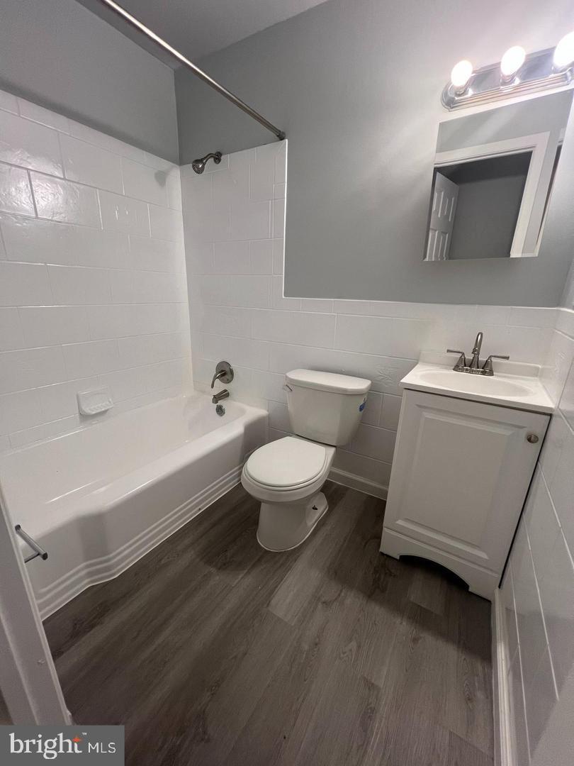 GLEN OAKS - Residential Income