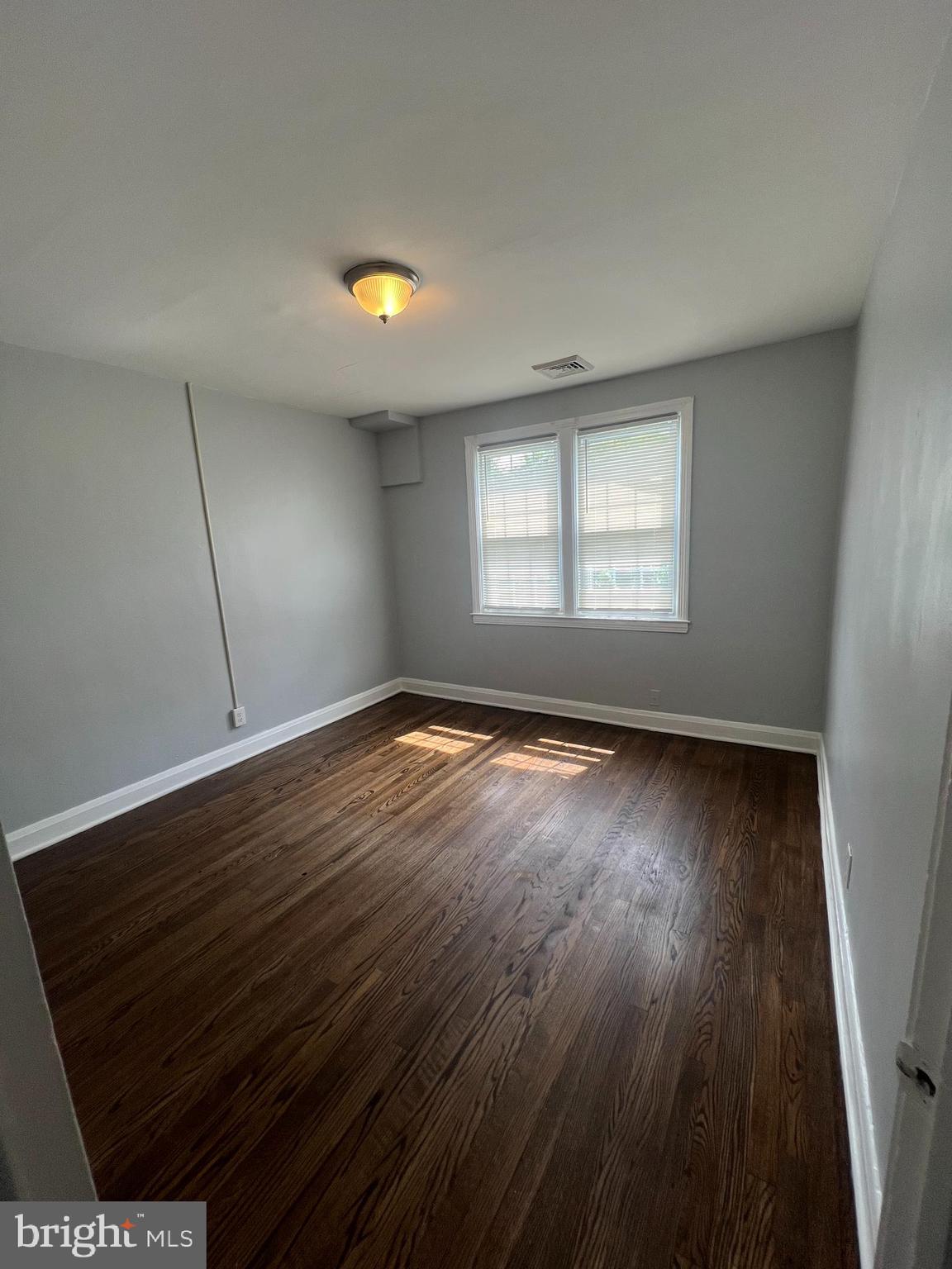 GLEN OAKS - Residential Income