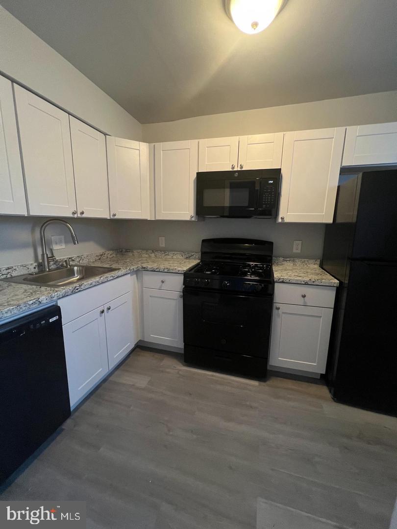 GLEN OAKS - Residential Income