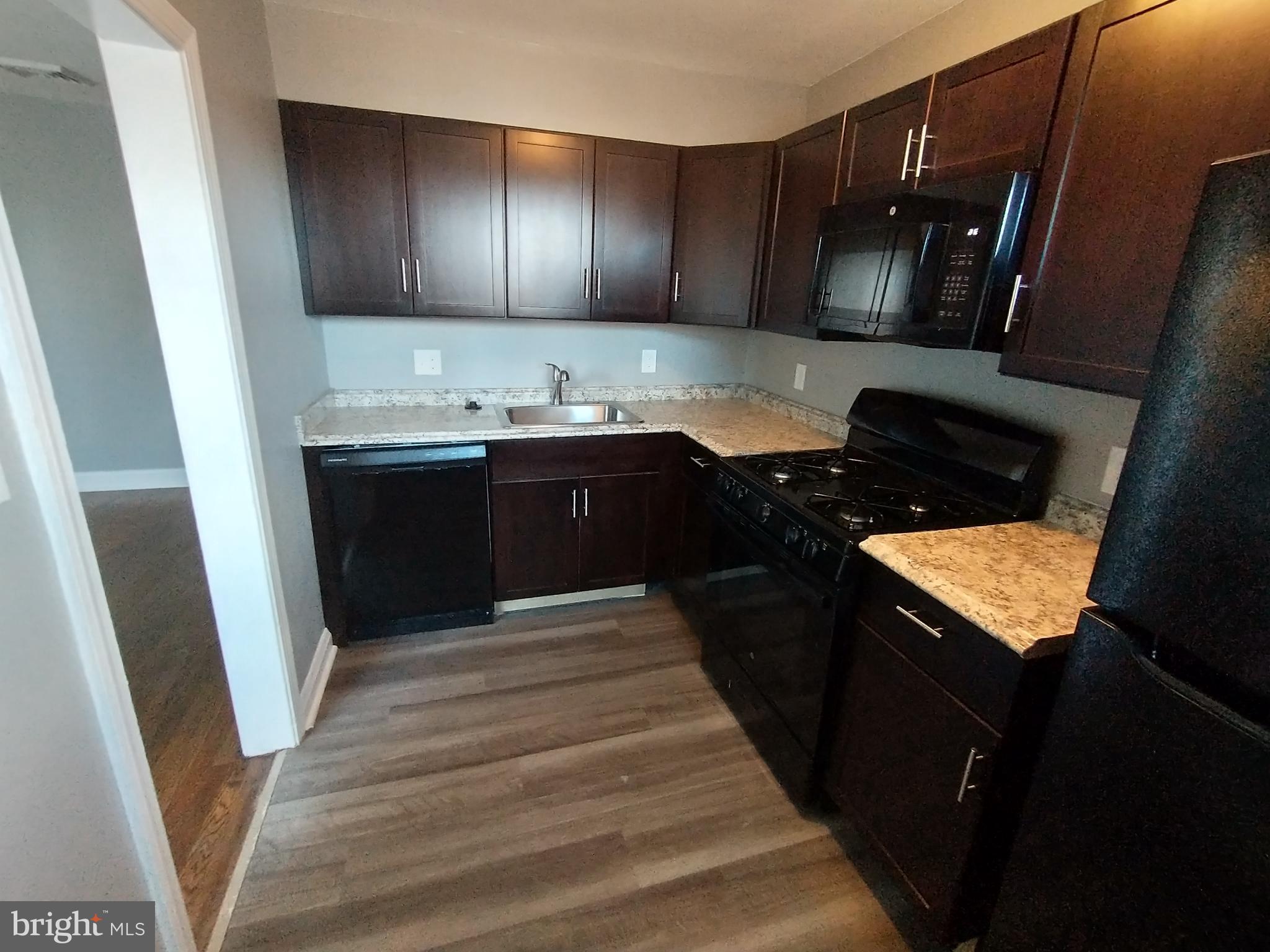 GLEN OAKS - Residential Income