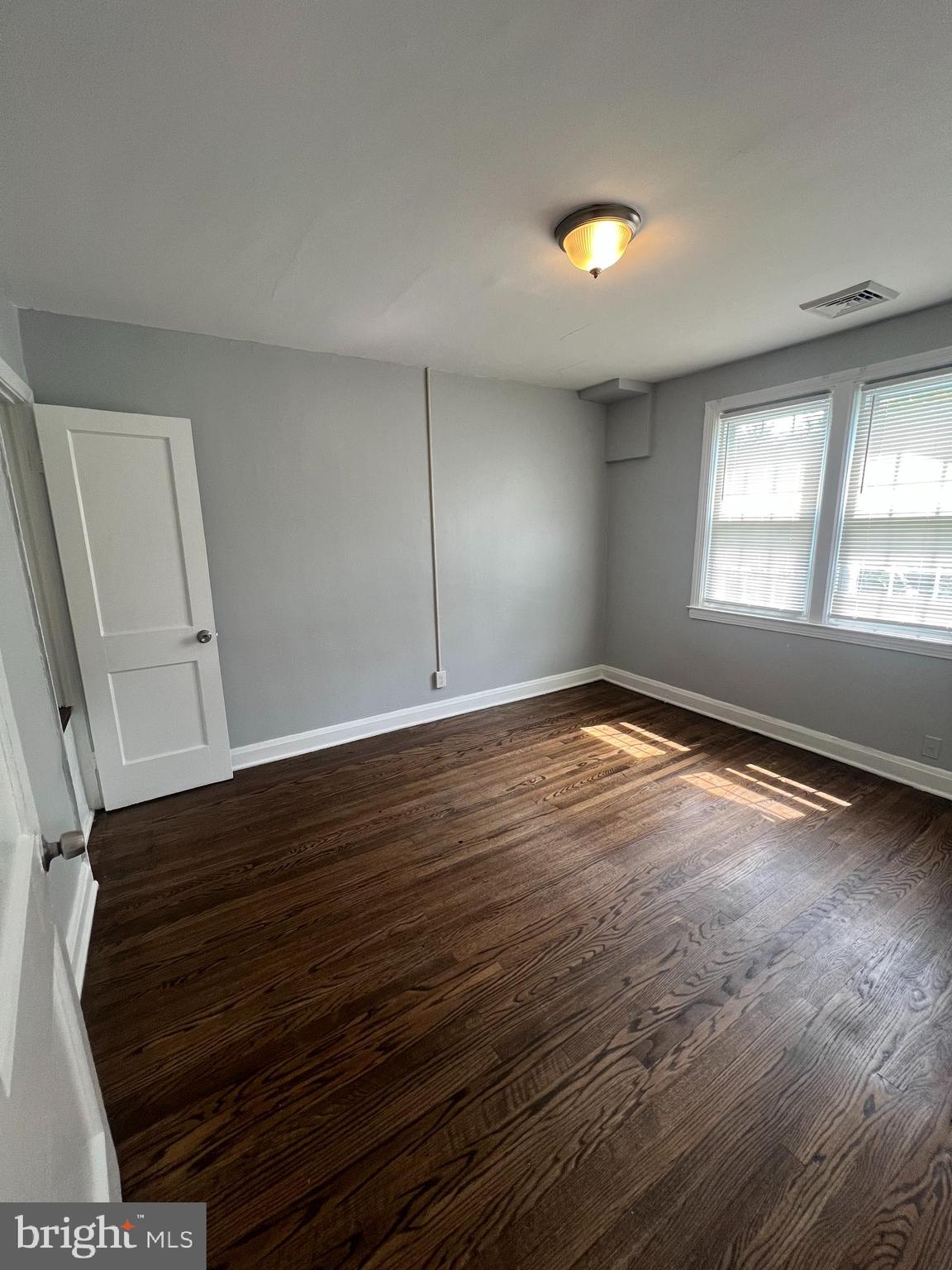 GLEN OAKS - Residential Income