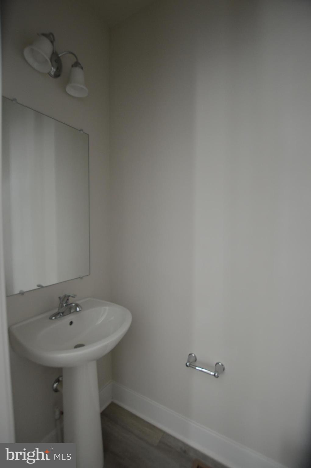 MACALLAN CROSSING - Residential Lease