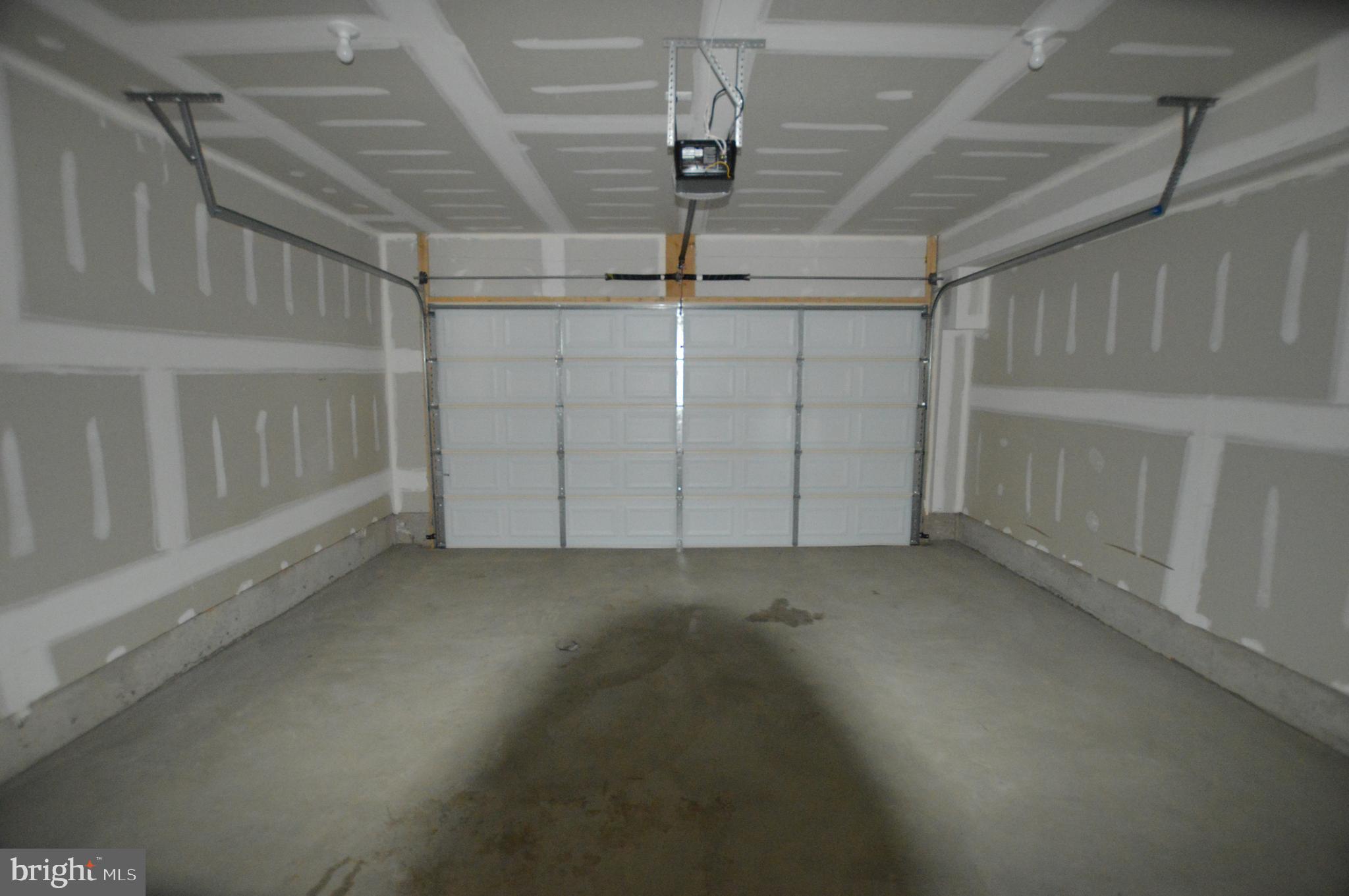 MACALLAN CROSSING - Residential Lease