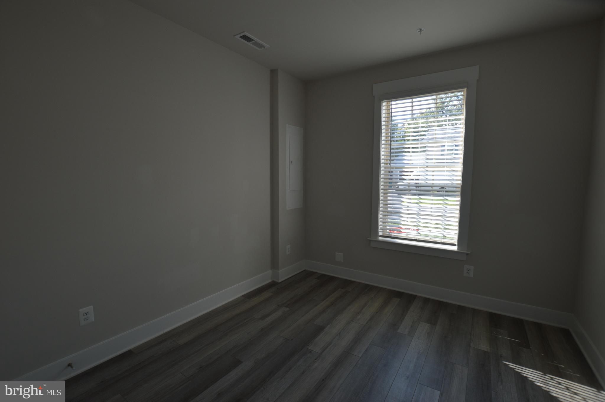 MACALLAN CROSSING - Residential Lease