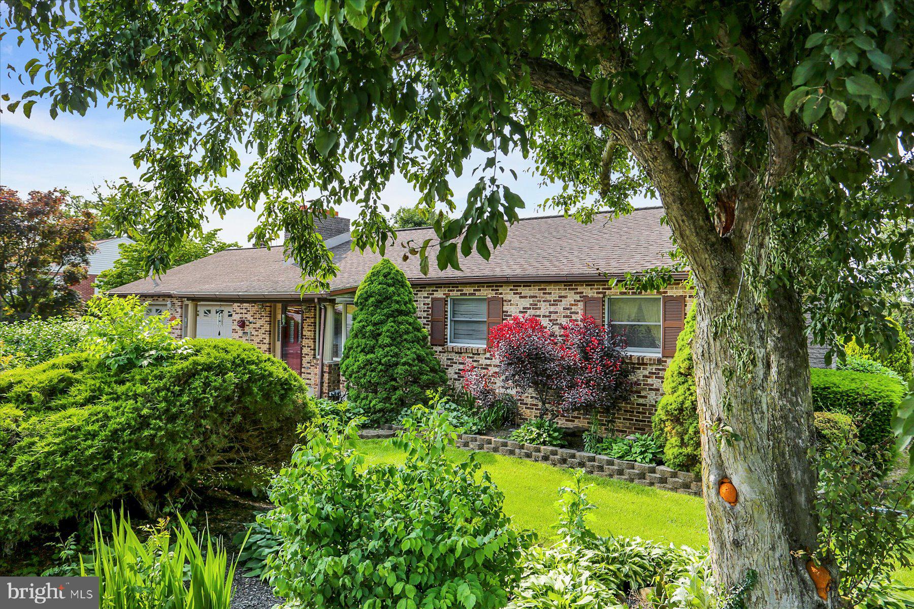 7212 CATHERINE DRIVE