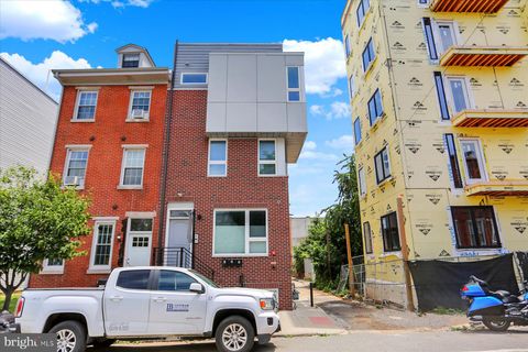 Townhouse For Sale - 1213 N 15th Street #UNIT C<br/> PHILADELPHIA, PA 19121