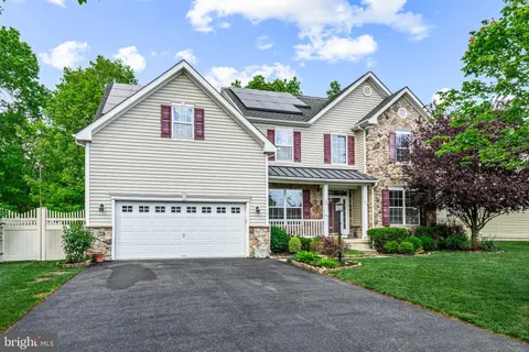 MLS: NJCD2093686