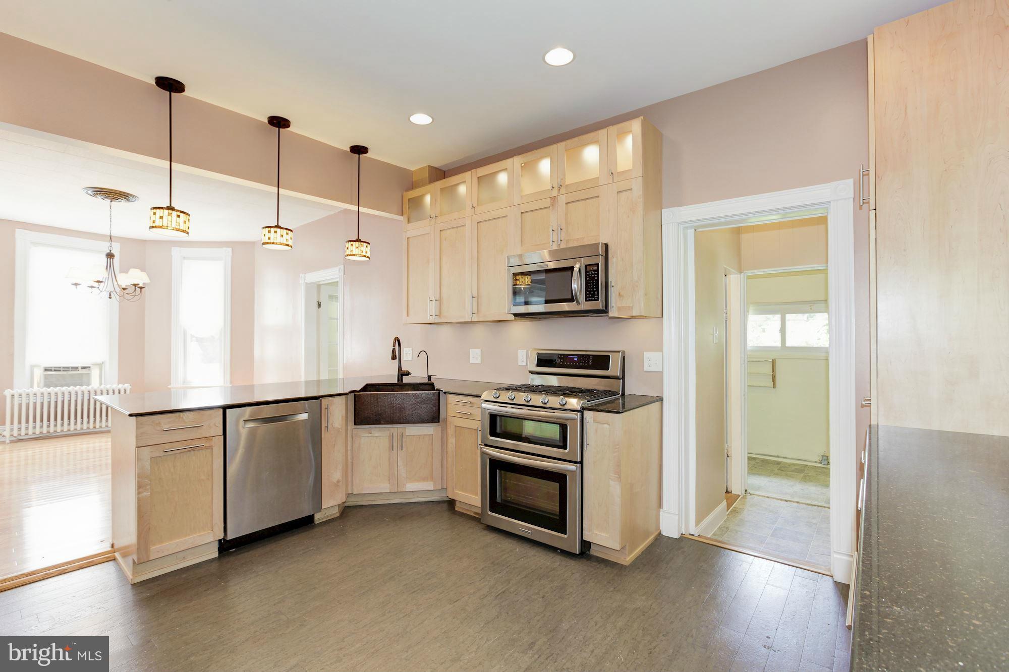 MT RAINIER- ROGERS 1ST A - Residential